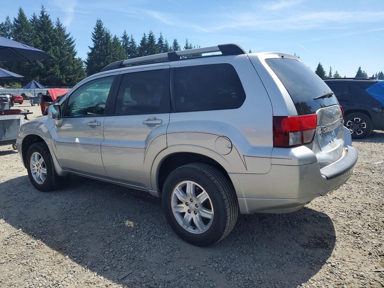 2011 Mitsubishi Endeavor Ls Silver vin: 4A4JN2AS7BE027082