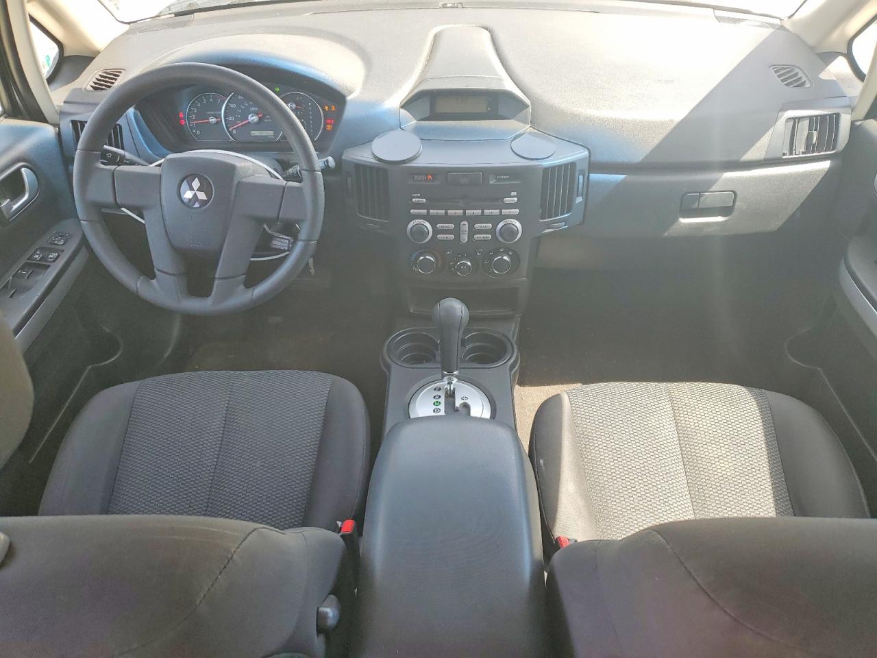 2011 Mitsubishi Endeavor Ls Silver vin: 4A4JN2AS7BE027082