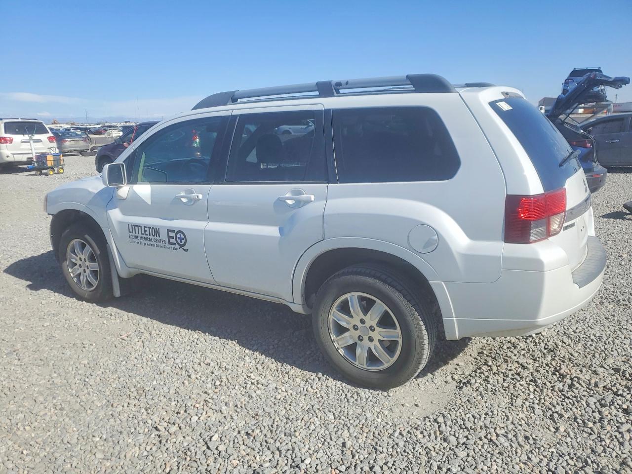 2011 Mitsubishi Endeavor Ls White vin: 4A4JN2AS7BE031004