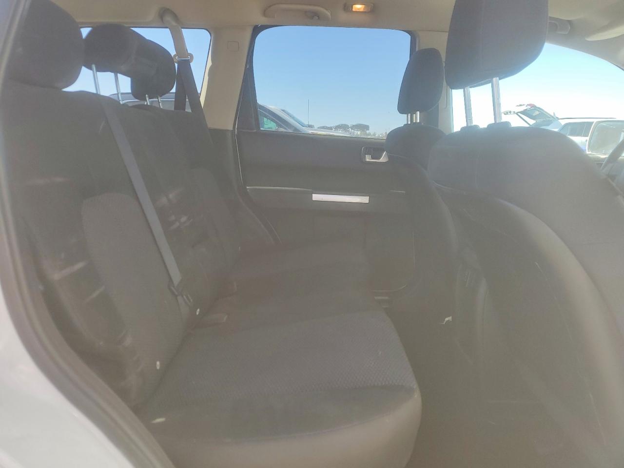 2011 Mitsubishi Endeavor Ls White vin: 4A4JN2AS7BE031004