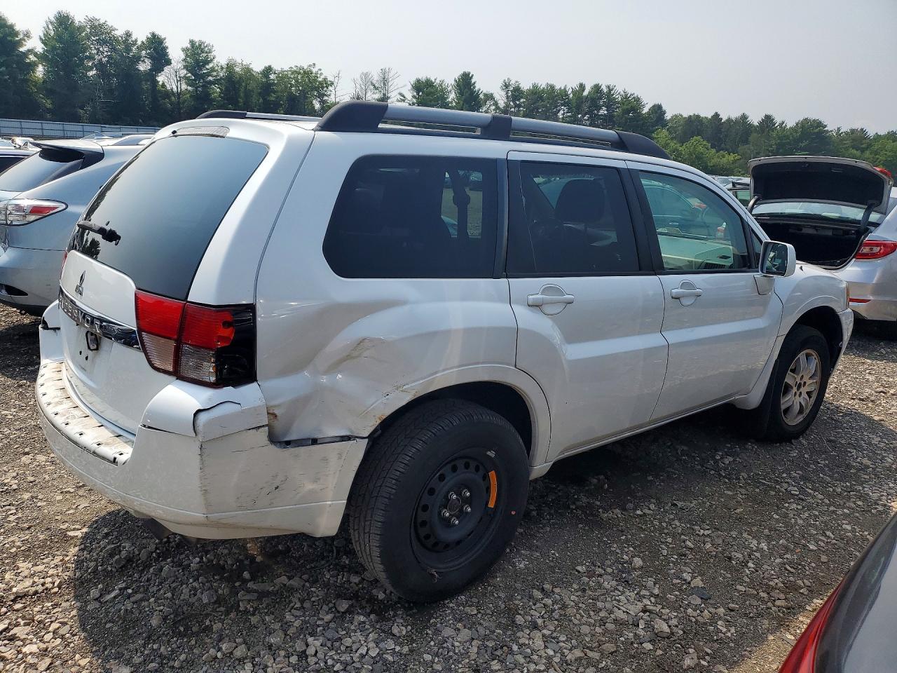 2011 Mitsubishi Endeavor Ls White vin: 4A4JN2AS7BE036610