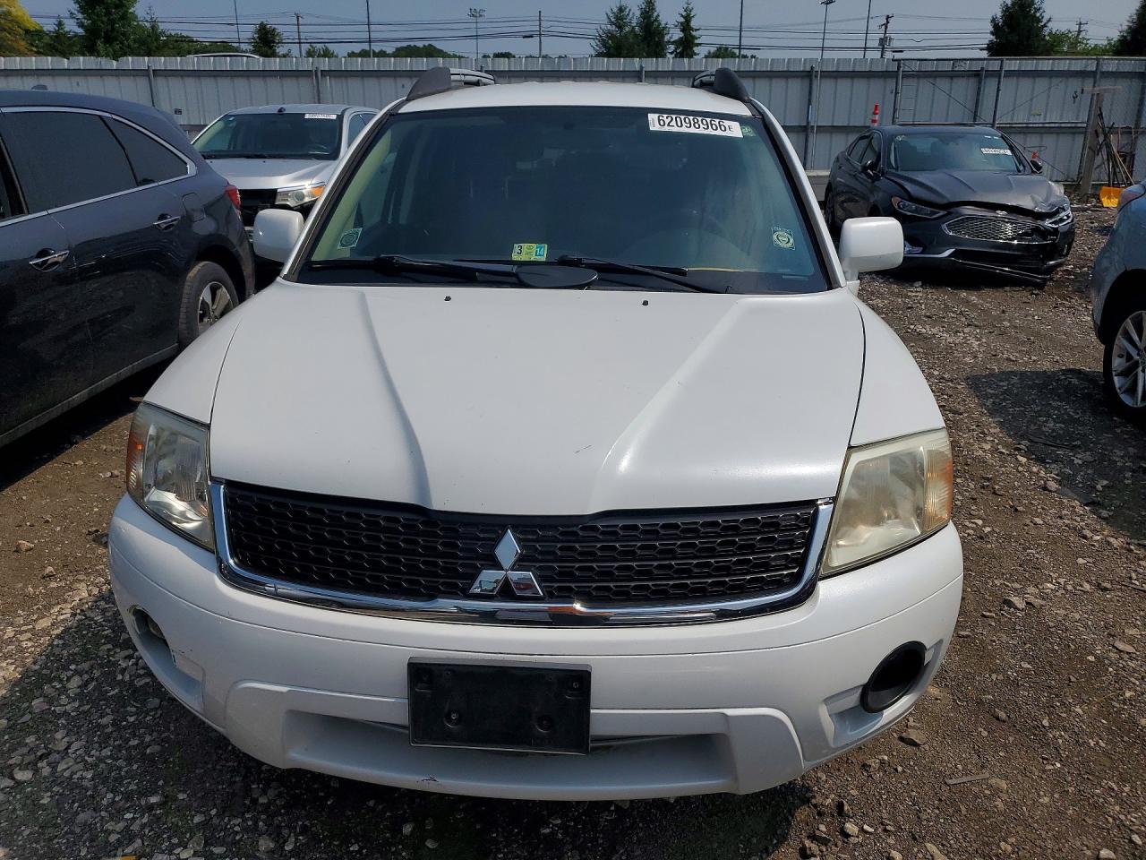 2011 Mitsubishi Endeavor Ls White vin: 4A4JN2AS7BE036610