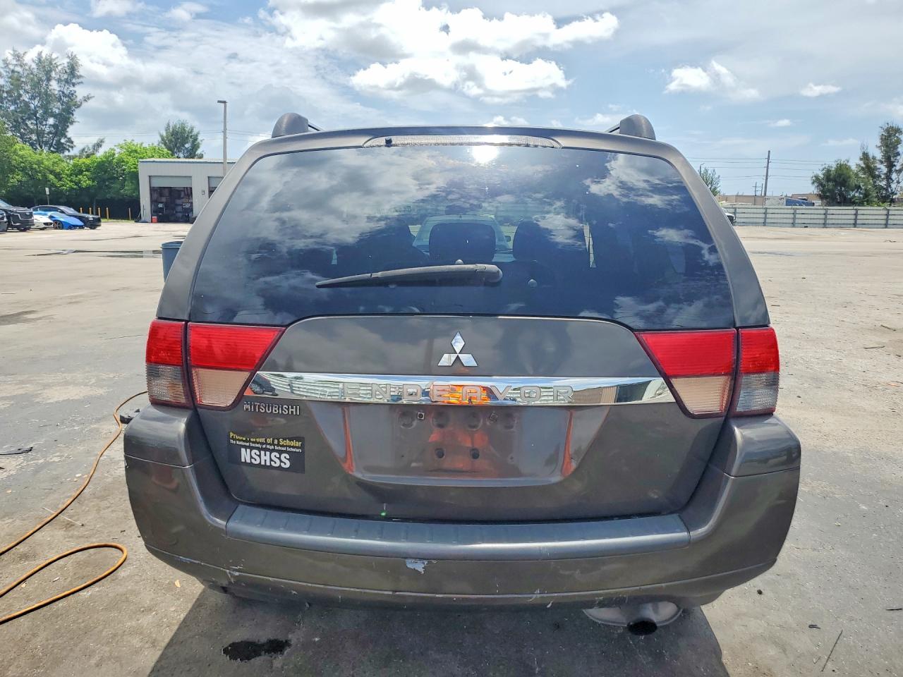 2011 Mitsubishi Endeavor Ls Brown vin: 4A4JN2AS8BE035899