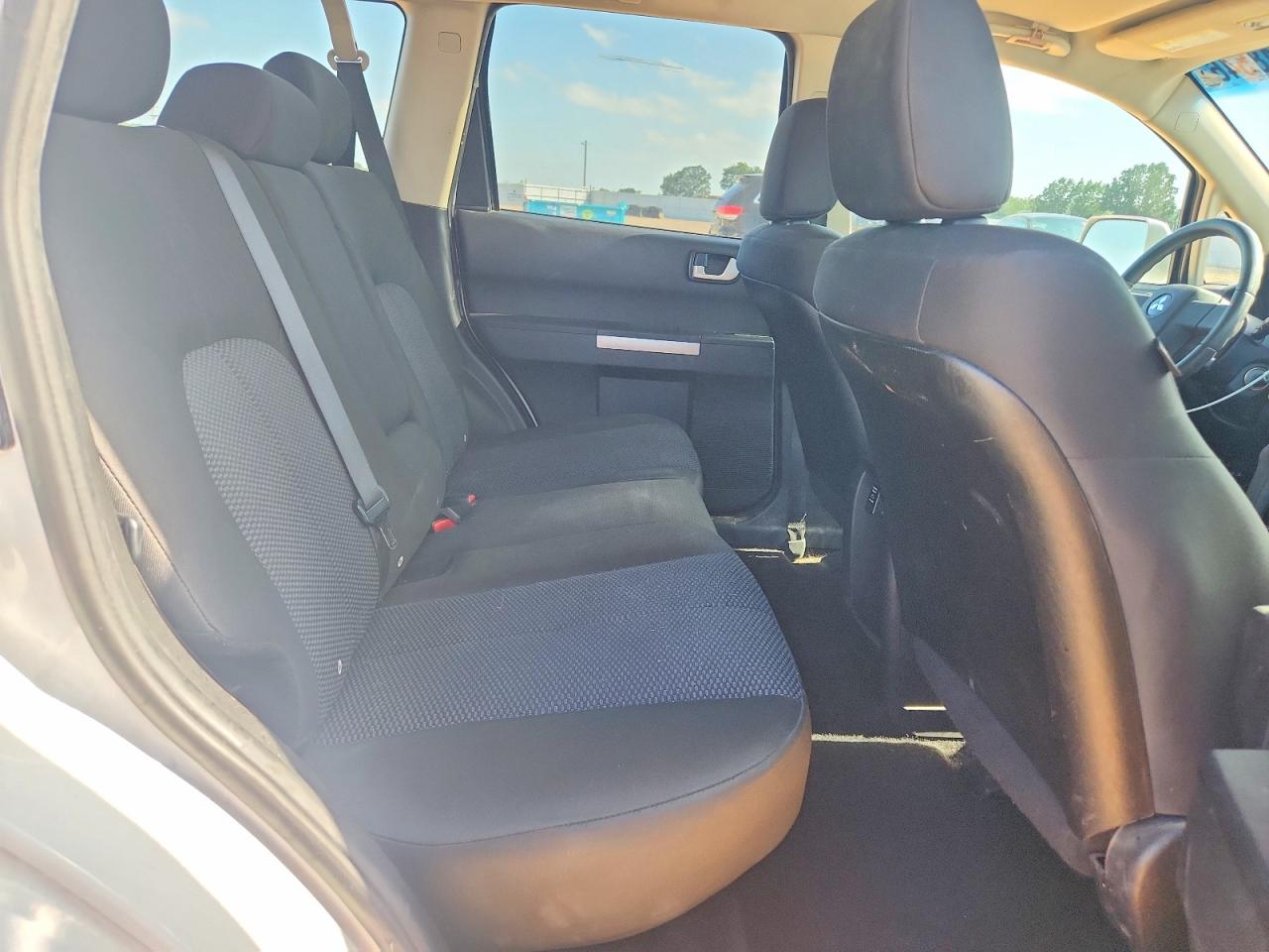 2011 Mitsubishi Endeavor Ls White vin: 4A4JN2ASXBE034530