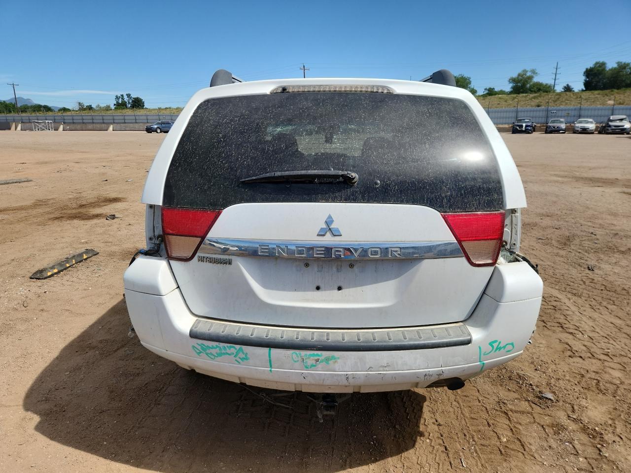 2011 Mitsubishi Endeavor Ls White vin: 4A4JN2ASXBE035998