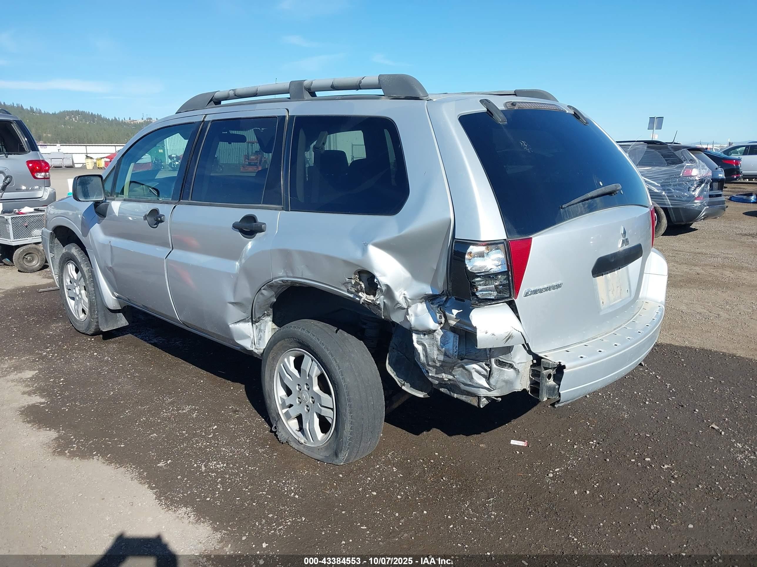 2007 Mitsubishi Endeavor Ls Silver vin: 4A4MM21S27E062409
