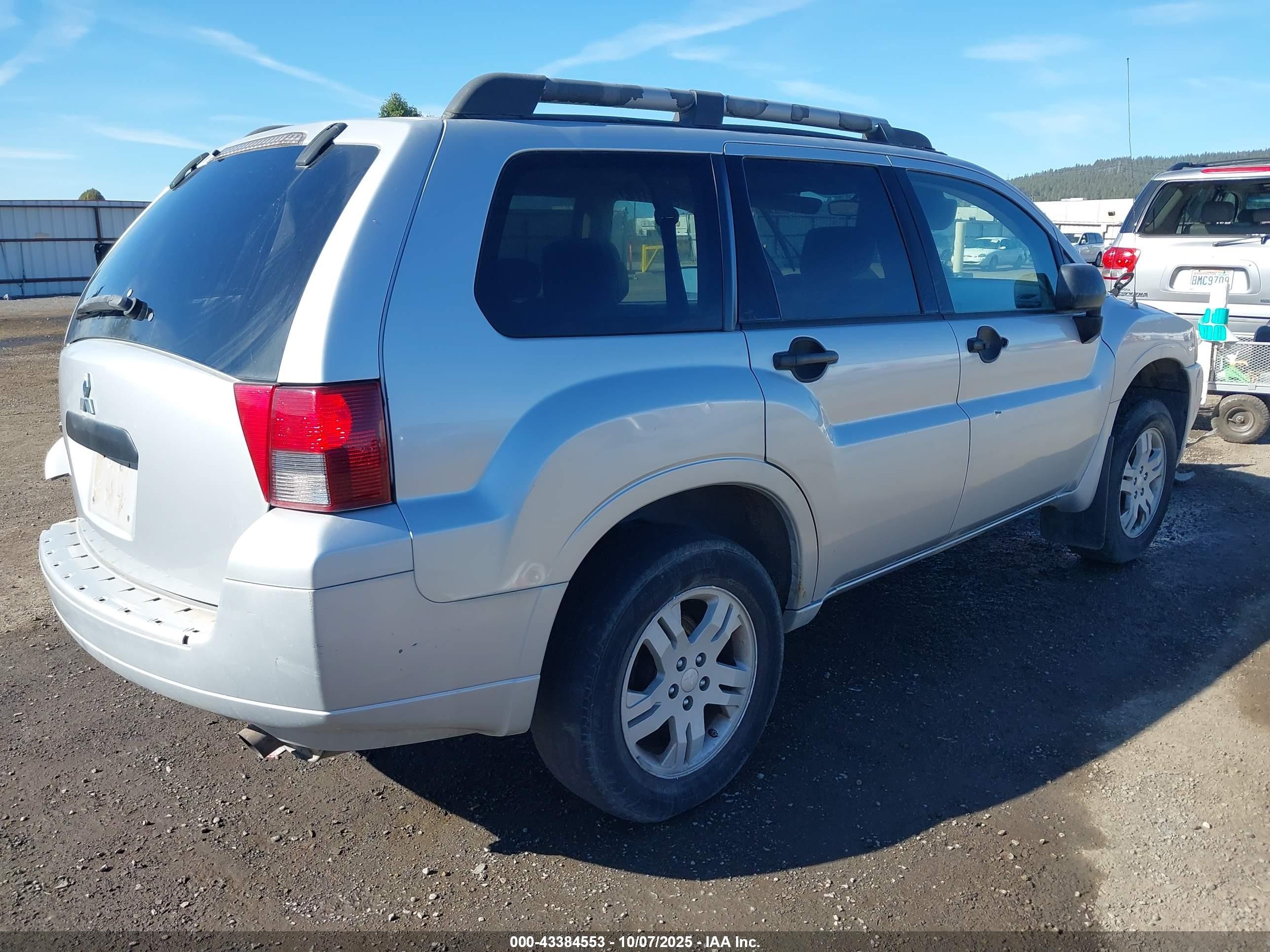 2007 Mitsubishi Endeavor Ls Silver vin: 4A4MM21S27E062409