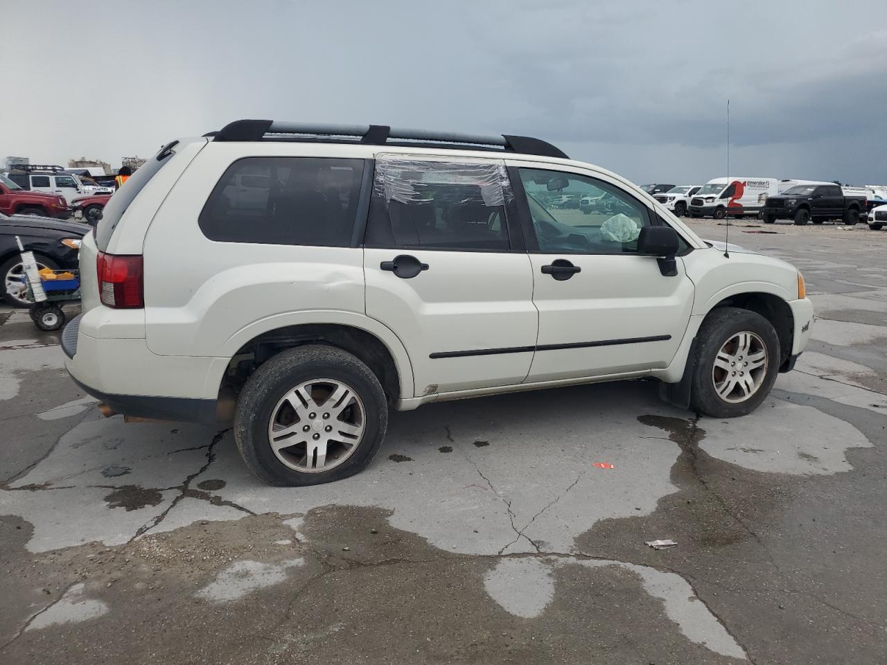 2006 Mitsubishi Endeavor Ls White vin: 4A4MM21S36E068038