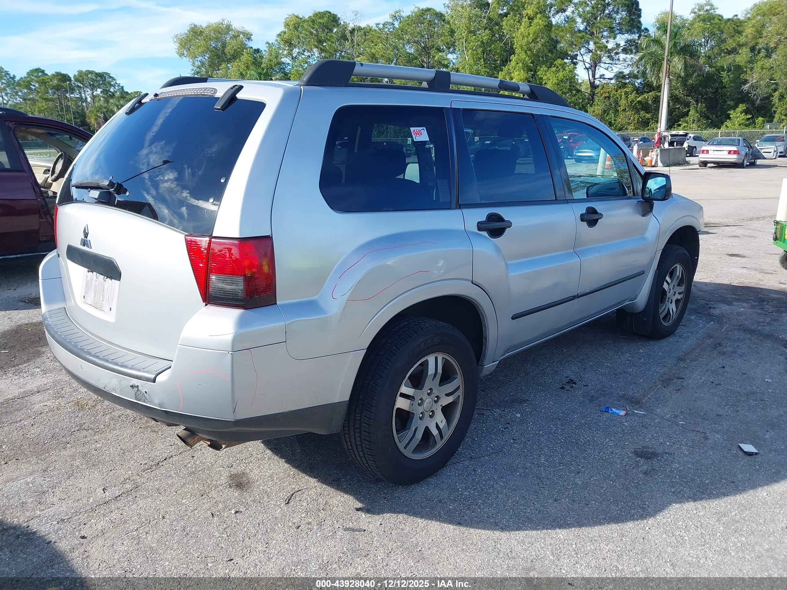 2006 Mitsubishi Endeavor Ls Silver vin: 4A4MM21S46E076861
