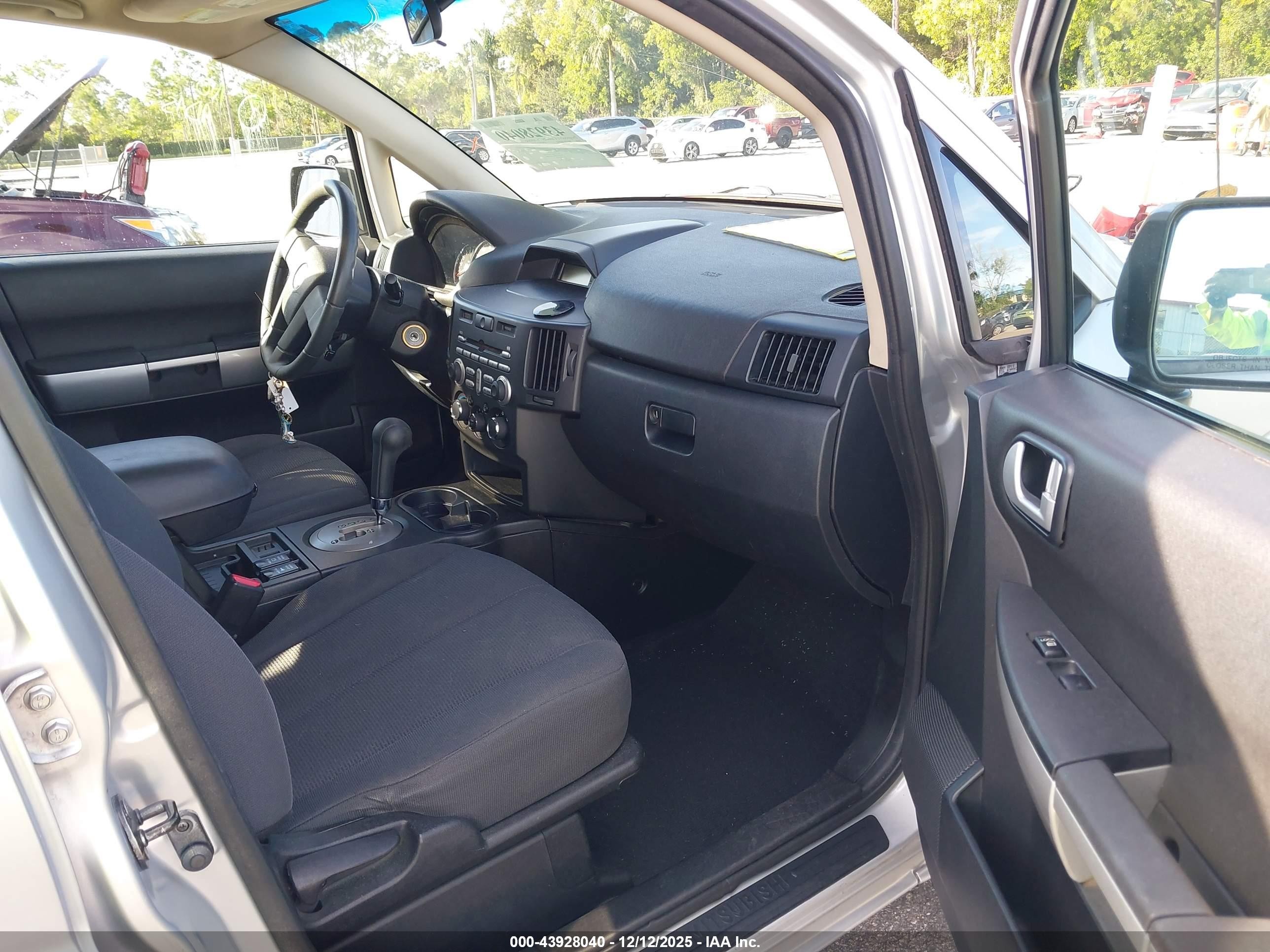 2006 Mitsubishi Endeavor Ls Silver vin: 4A4MM21S46E076861