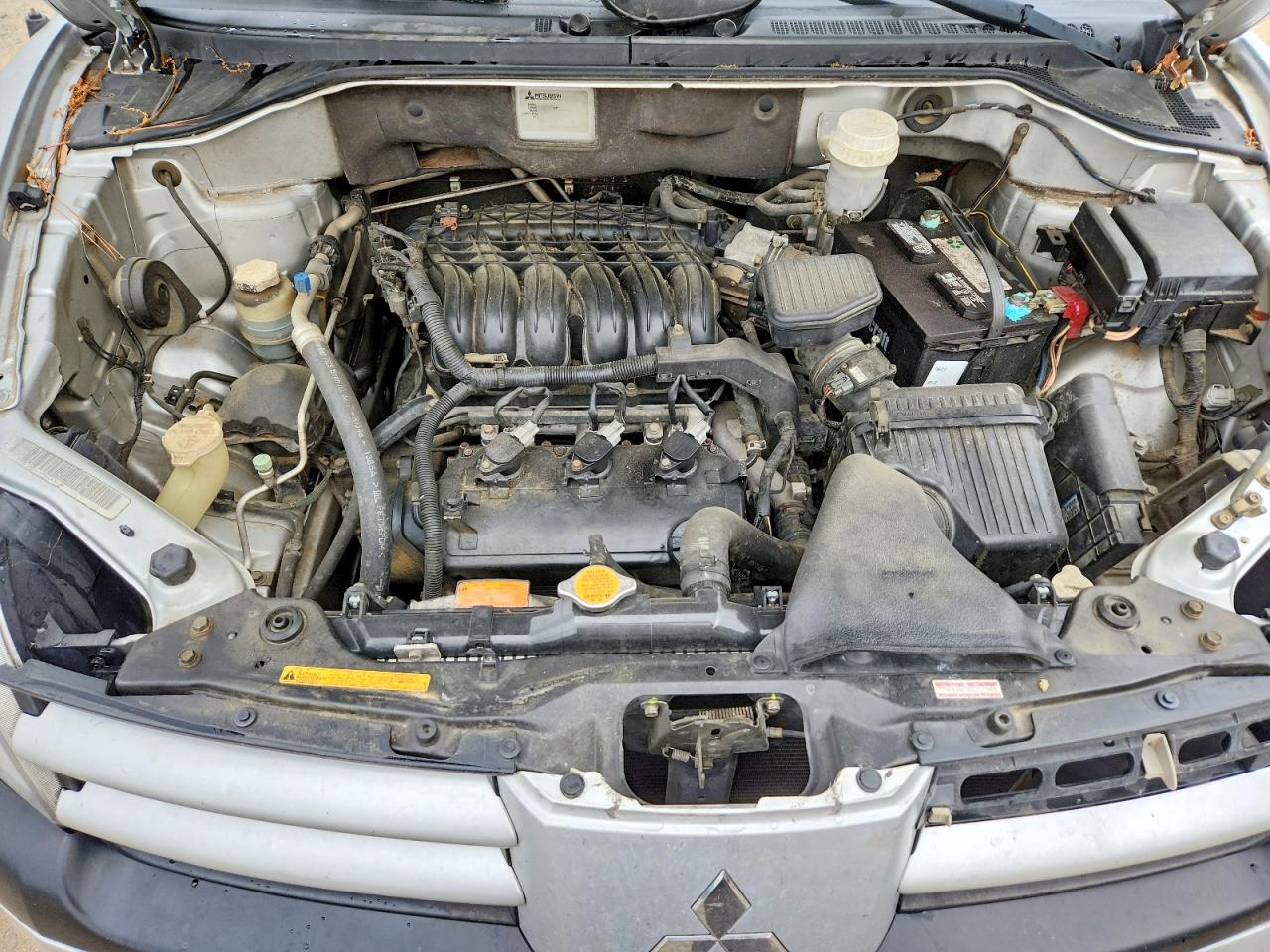 2005 Mitsubishi Endeavor Ls Silver vin: 4A4MM21S55E074082