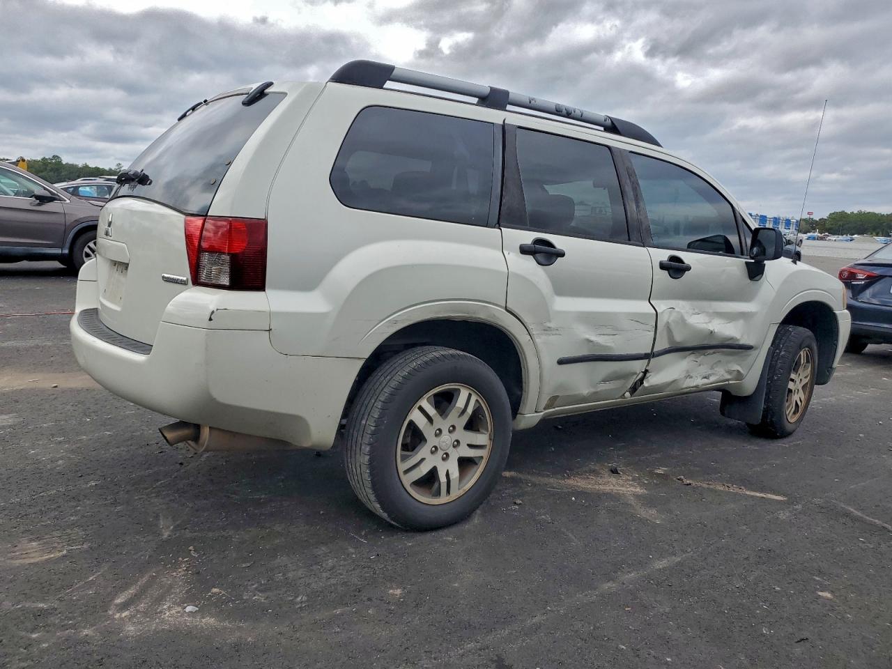 2006 Mitsubishi Endeavor Ls Белый vin: 4A4MM21S76E056412