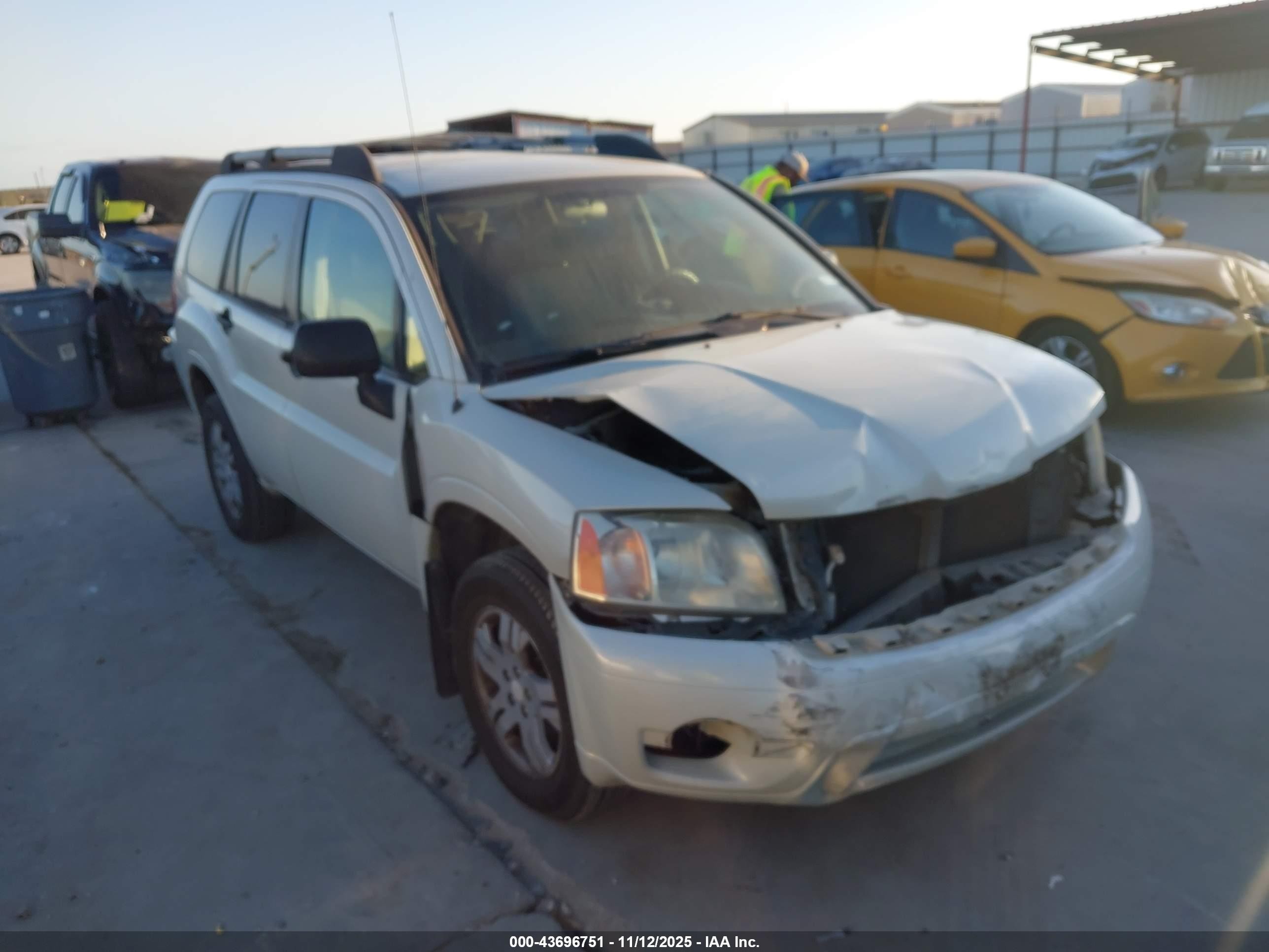 2007 Mitsubishi Endeavor Ls White vin: 4A4MM21S77E046318