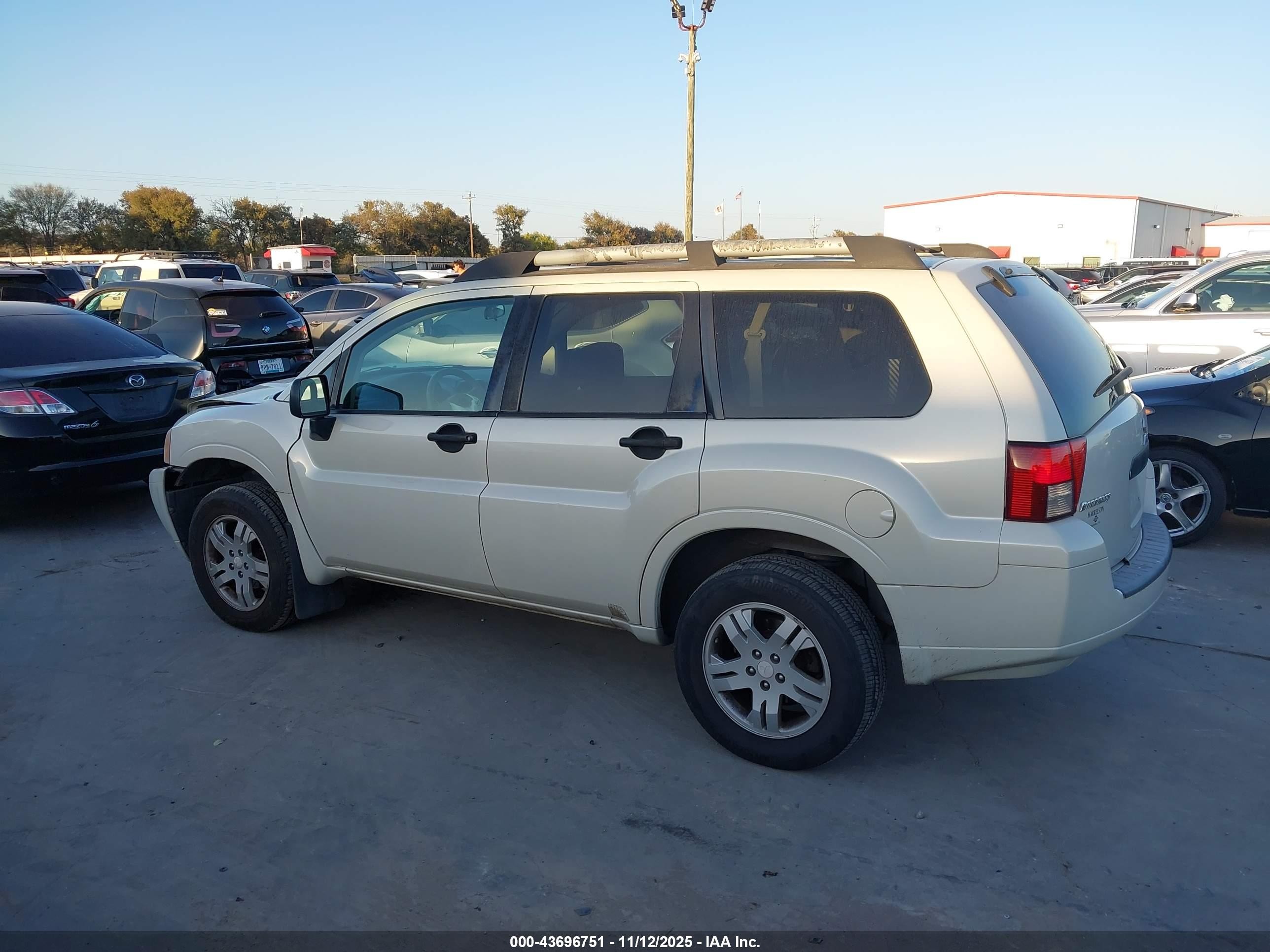 2007 Mitsubishi Endeavor Ls White vin: 4A4MM21S77E046318