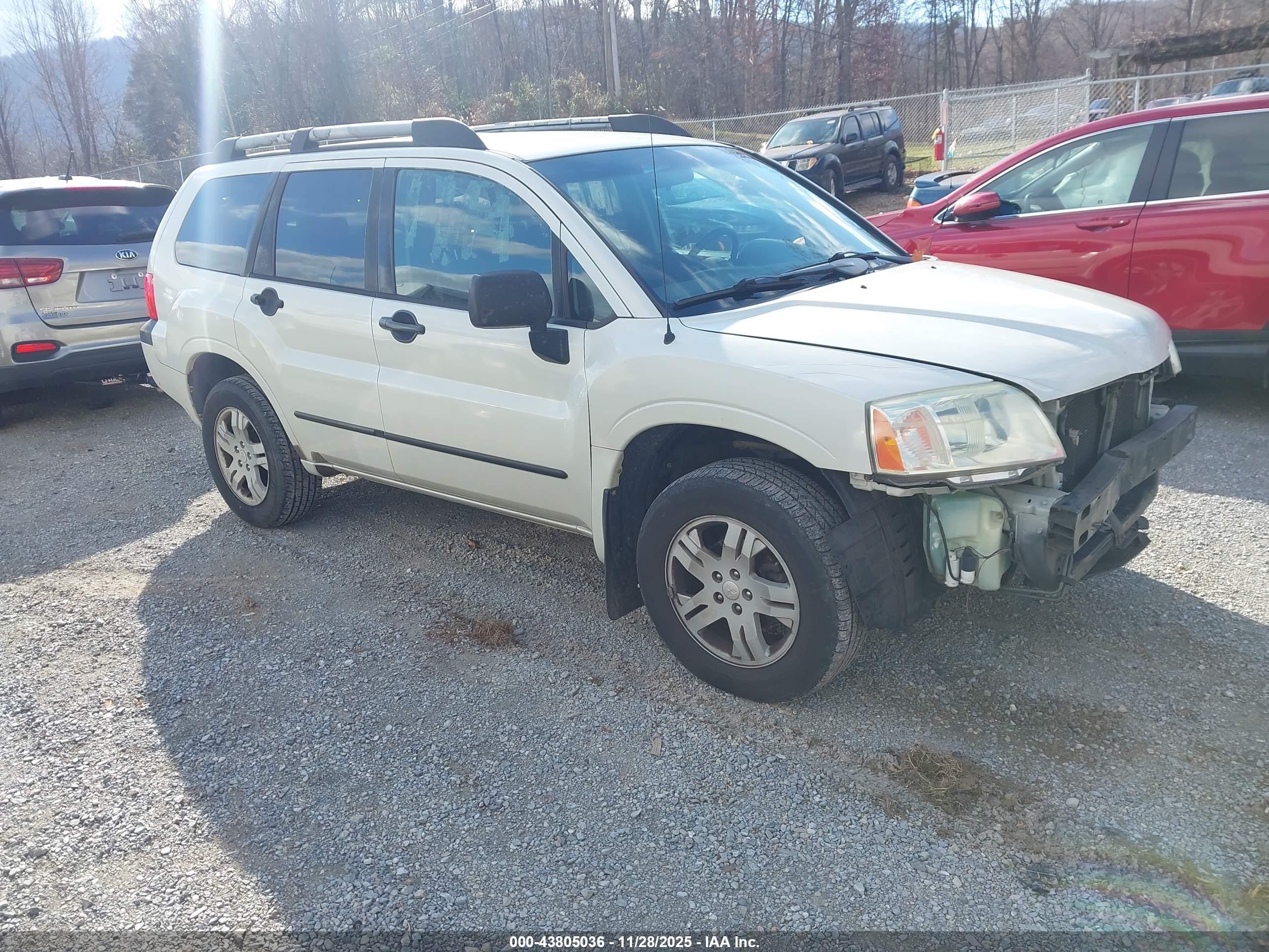 2004 Mitsubishi Endeavor Ls White vin: 4A4MM21S84E119613