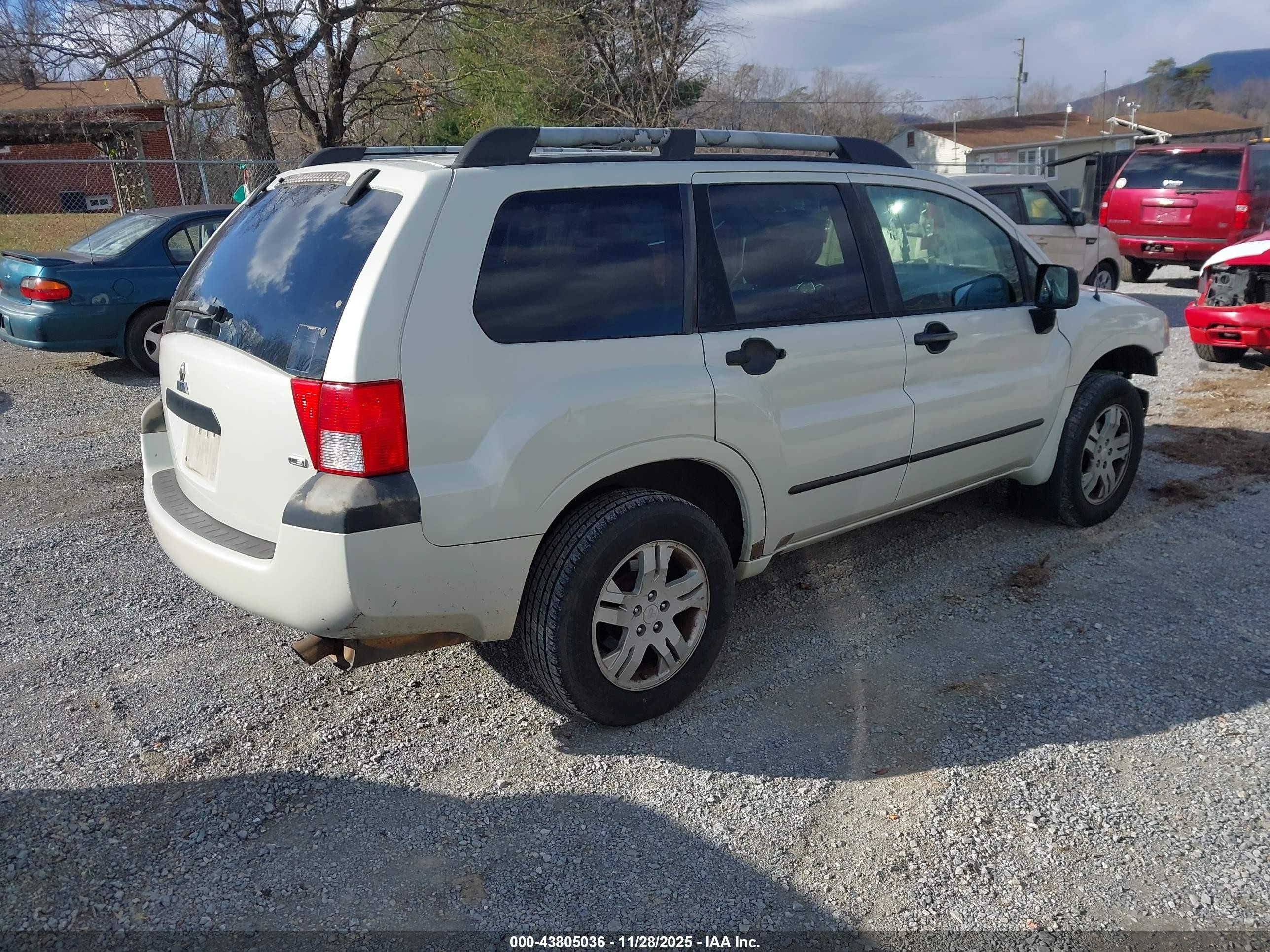 2004 Mitsubishi Endeavor Ls White vin: 4A4MM21S84E119613