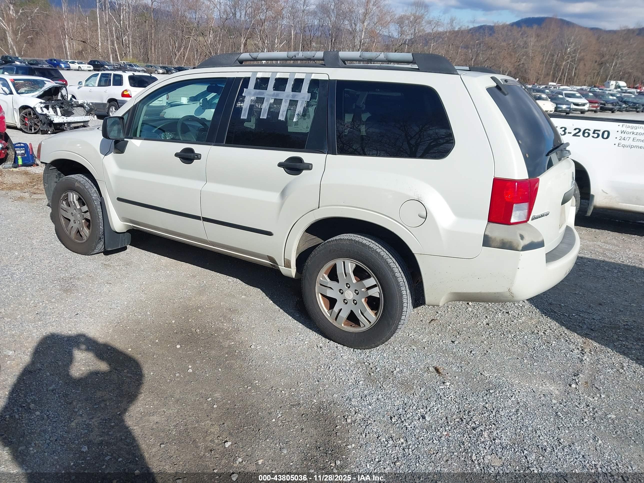 2004 Mitsubishi Endeavor Ls White vin: 4A4MM21S84E119613