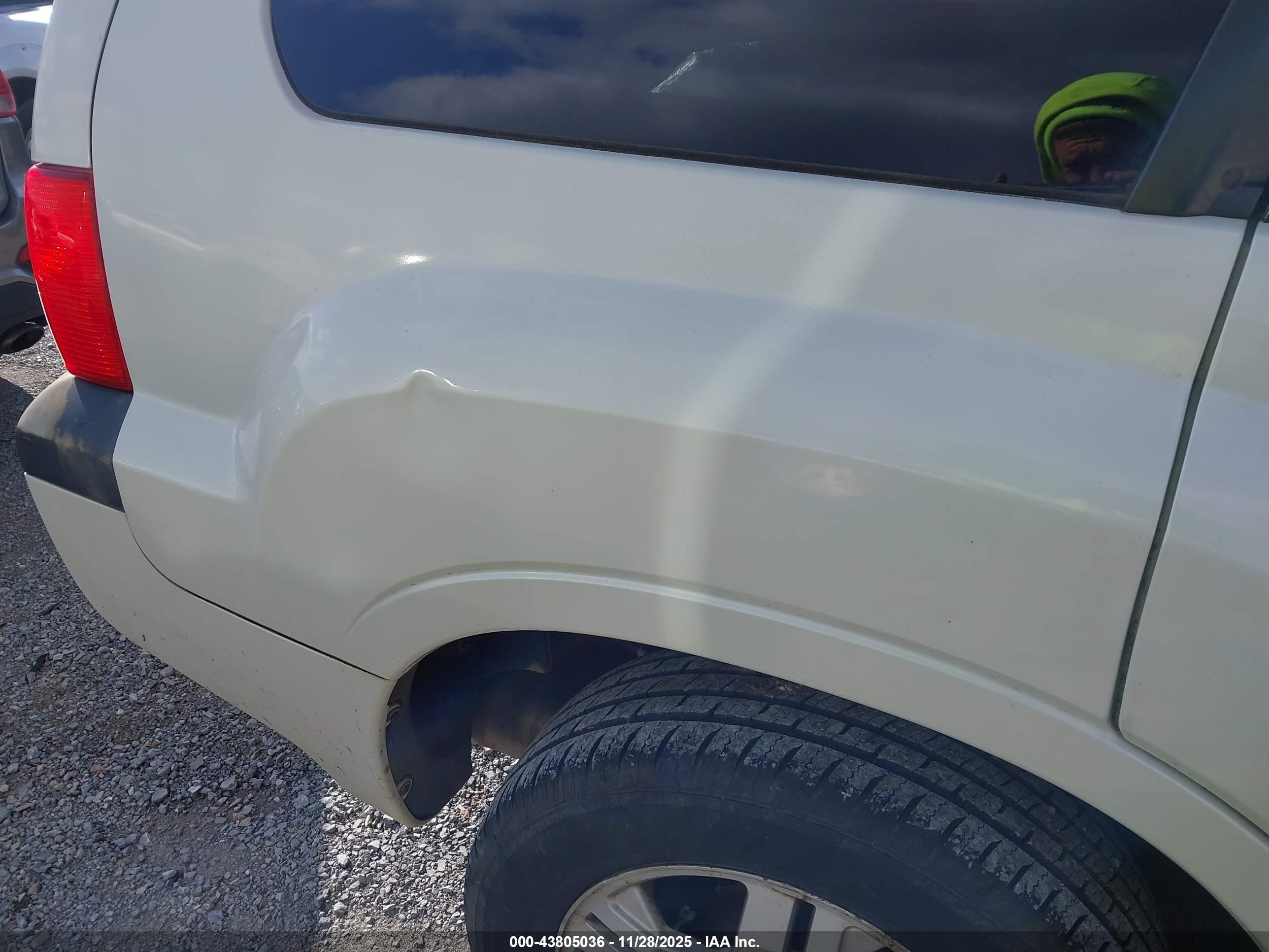 2004 Mitsubishi Endeavor Ls White vin: 4A4MM21S84E119613