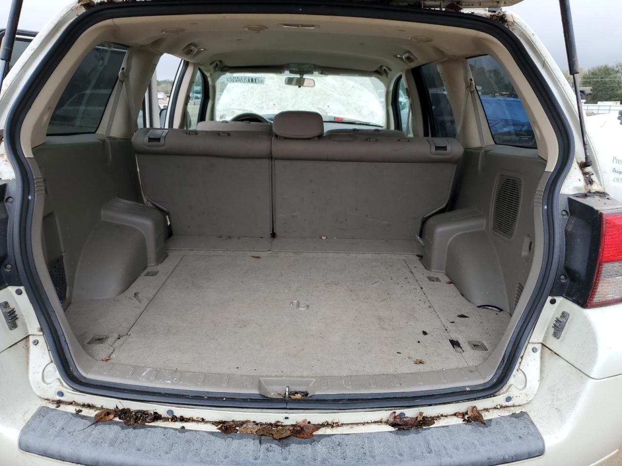2007 Mitsubishi Endeavor Ls White vin: 4A4MM21S87E033206 Damage: Left Rear Headrest, Missing, Replacement Required