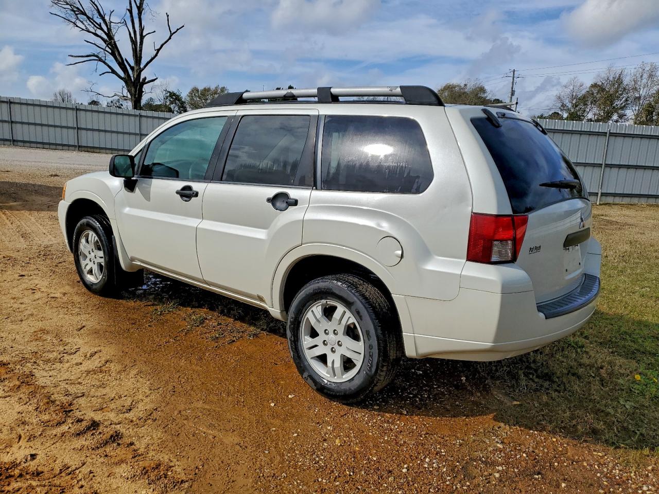 2007 Mitsubishi Endeavor Ls White vin: 4A4MM21S87E033206