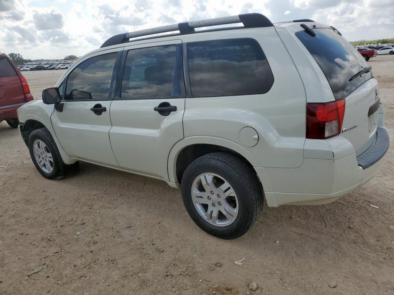 2007 Mitsubishi Endeavor Ls White vin: 4A4MM21S87E070000