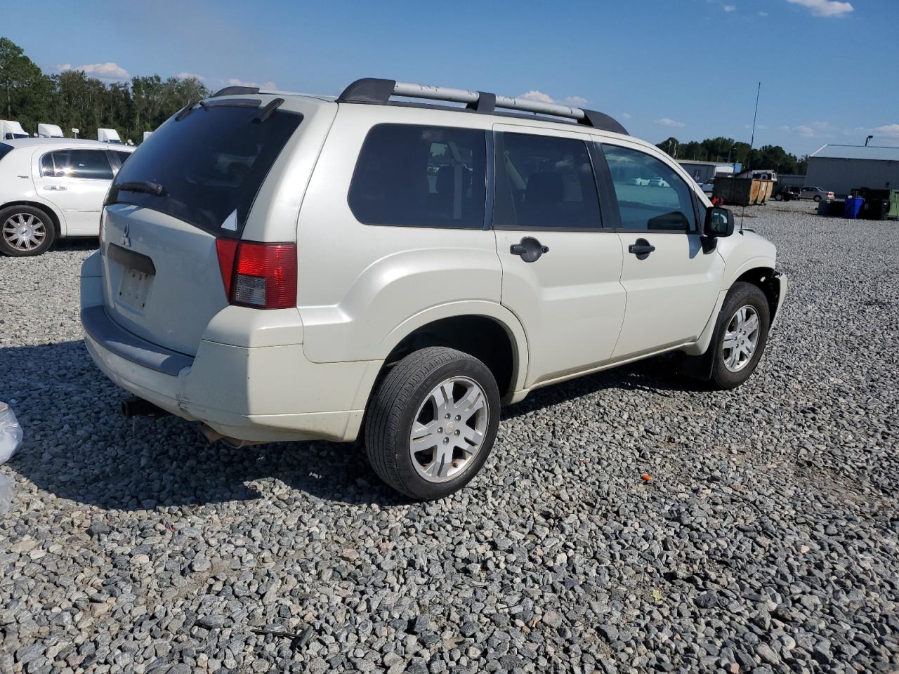 2007 Mitsubishi Endeavor Ls White vin: 4A4MM21S87E076458