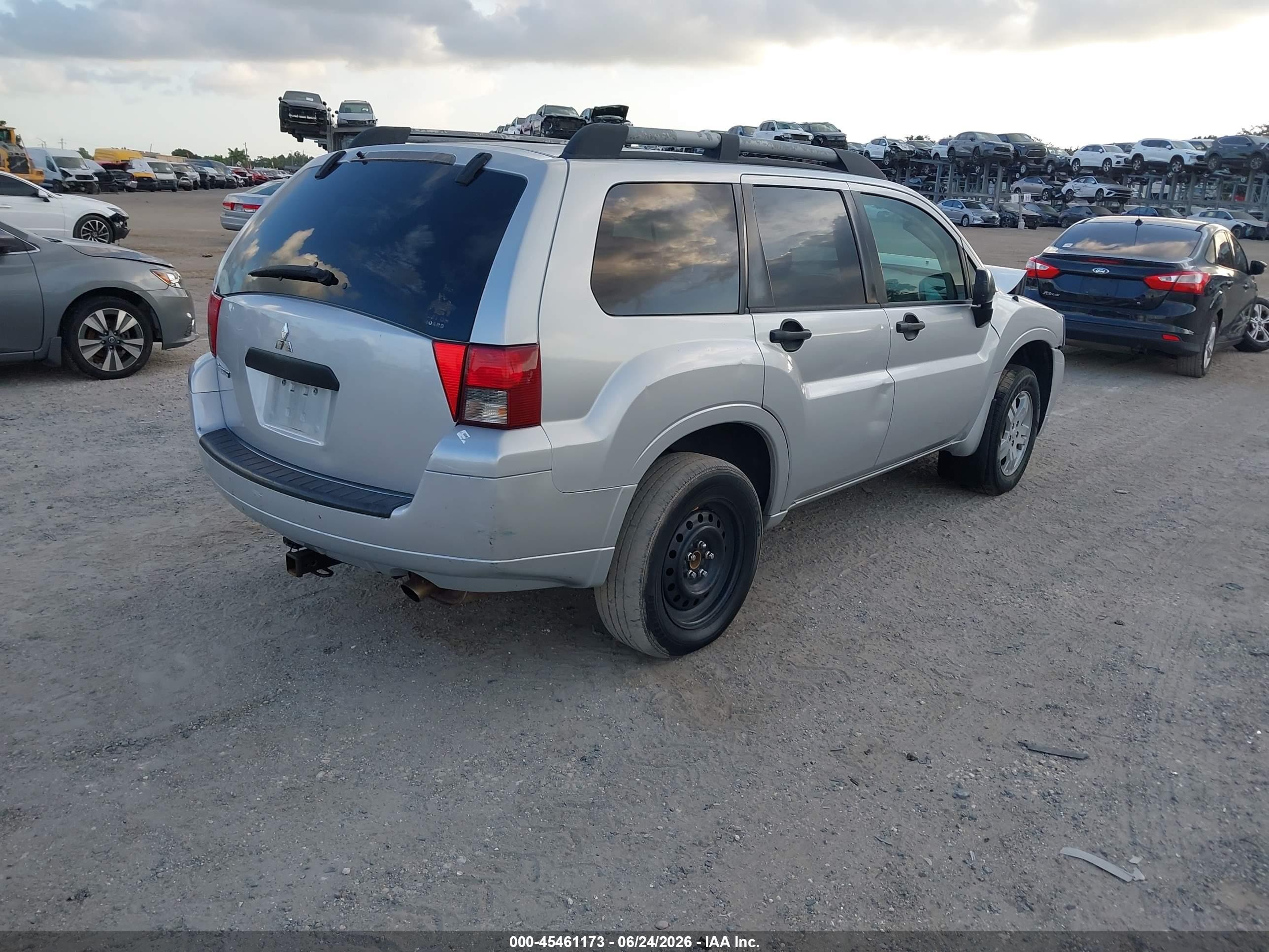 2007 Mitsubishi Endeavor Ls Silver vin: 4A4MM21S87E081501