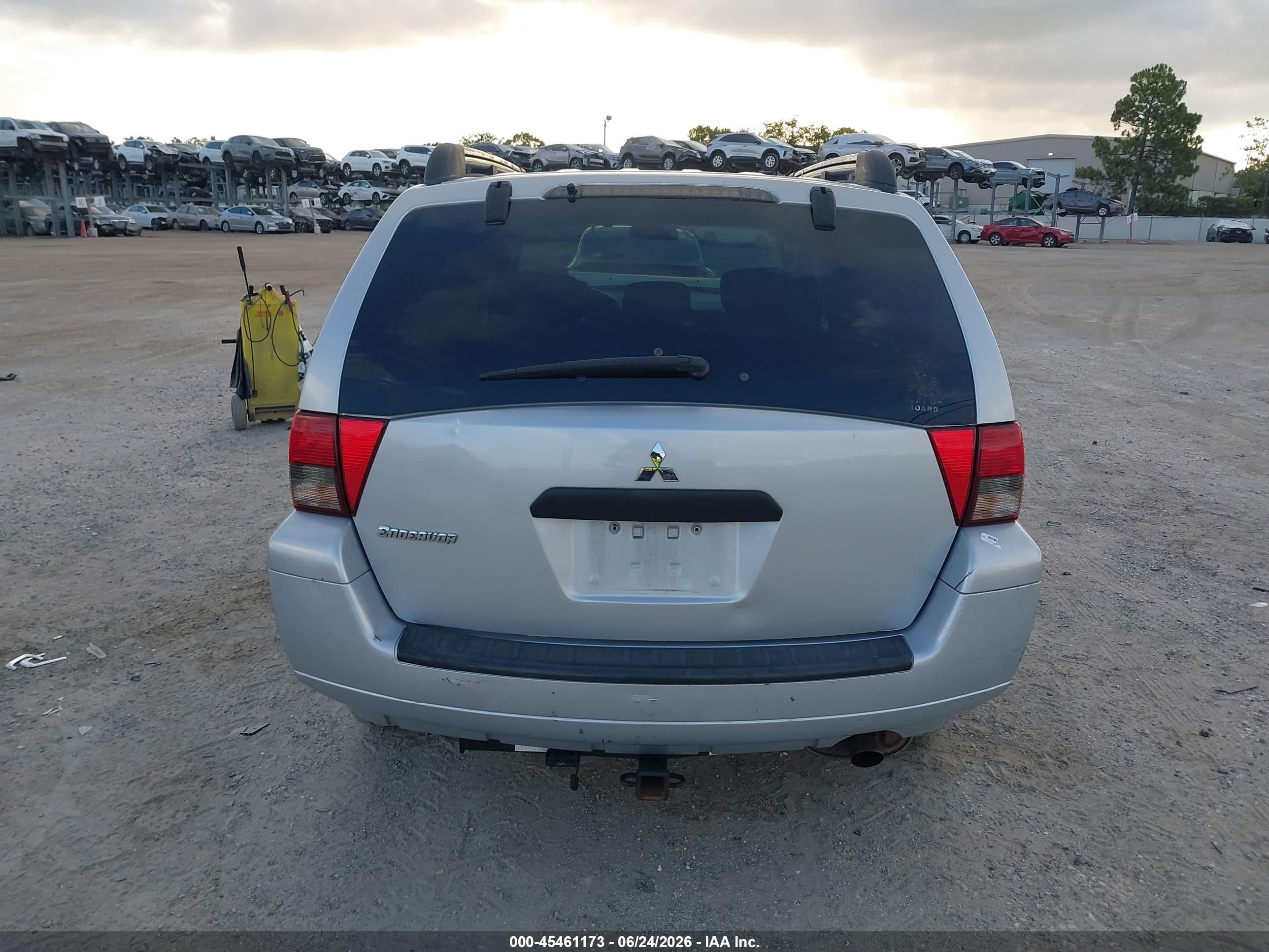 2007 Mitsubishi Endeavor Ls Silver vin: 4A4MM21S87E081501