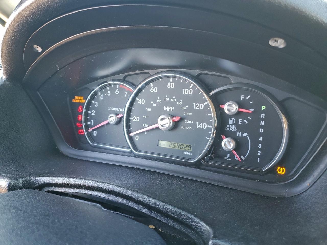 2007 Mitsubishi Endeavor Ls Silver vin: 4A4MM21S97E060656