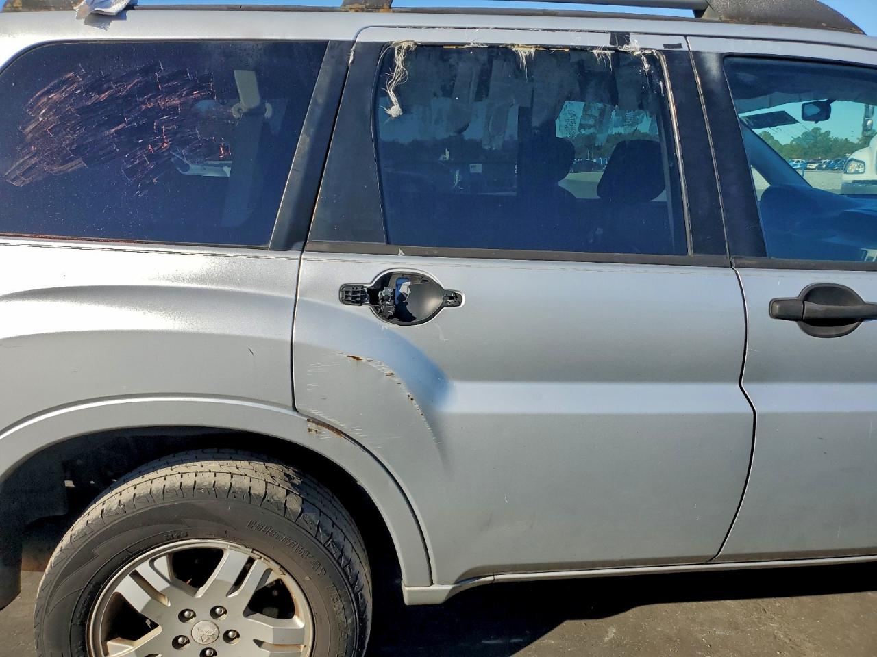 2007 Mitsubishi Endeavor Ls Silver vin: 4A4MM21S97E060656