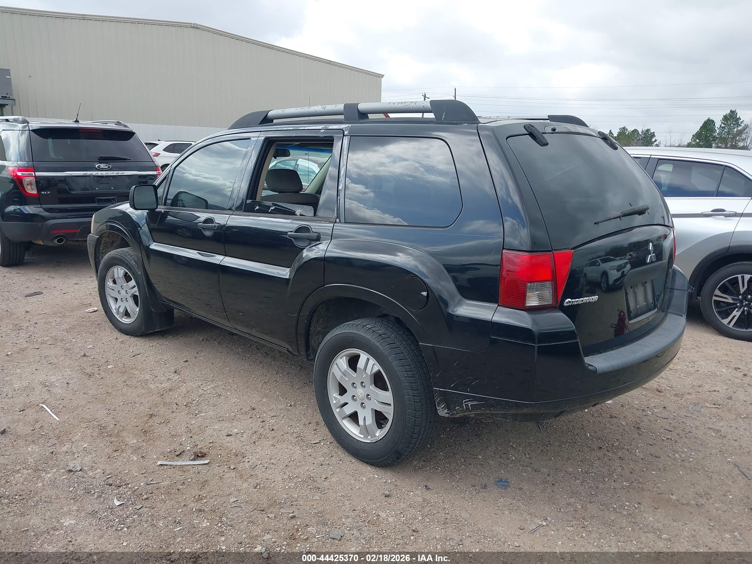 2007 Mitsubishi Endeavor Ls Black vin: 4A4MM21SX7E082021