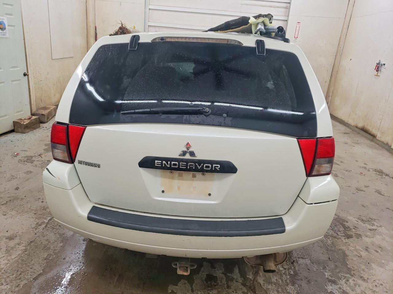 2008 Mitsubishi Endeavor Ls White vin: 4A4MM21SX8E034312