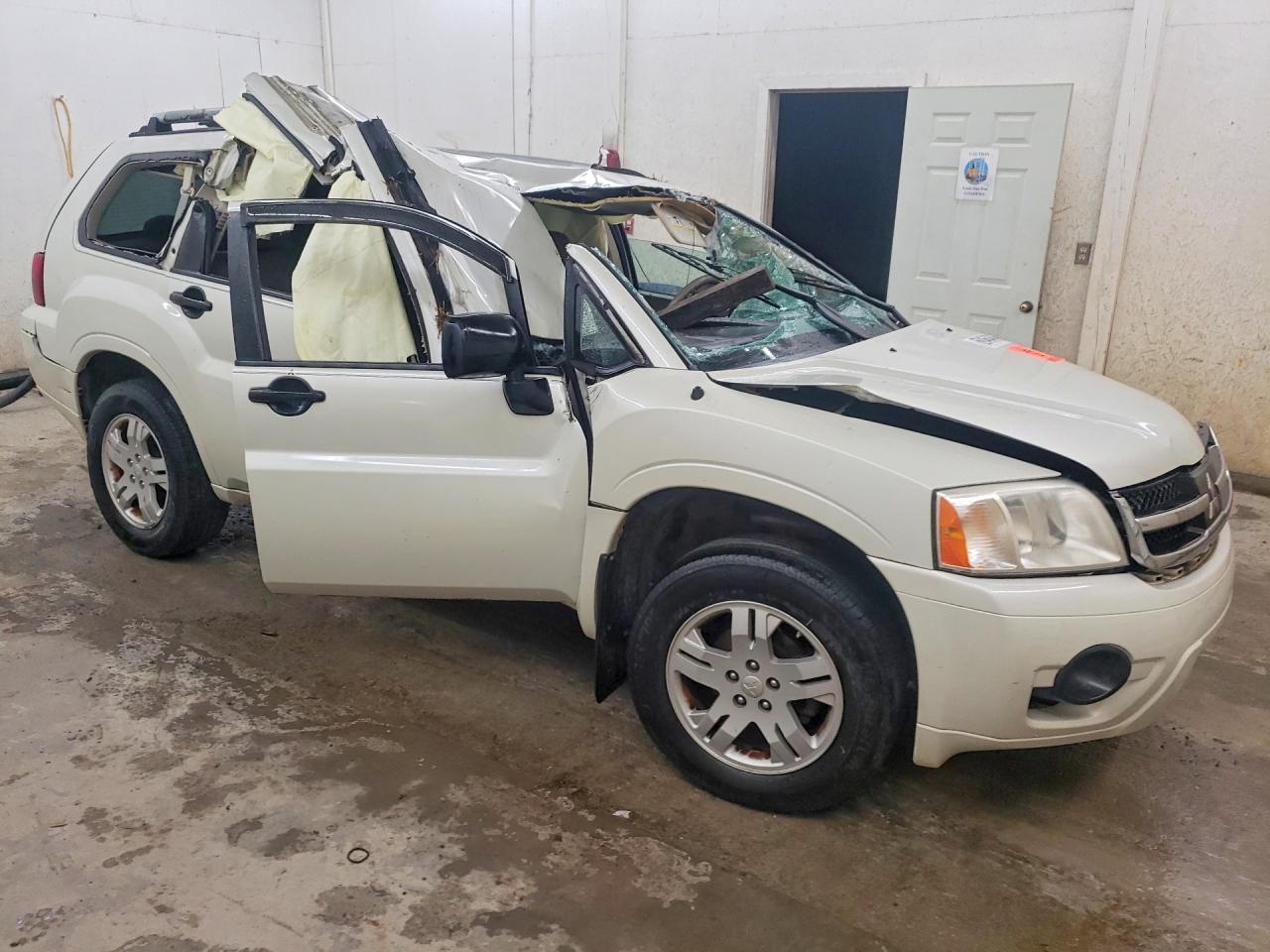 2008 Mitsubishi Endeavor Ls White vin: 4A4MM21SX8E034312