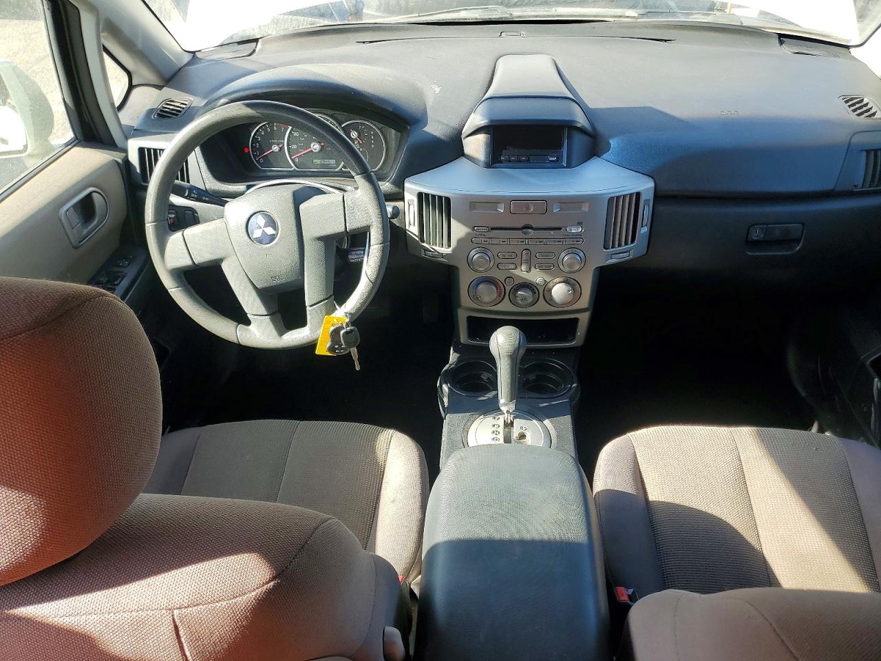 2004 Mitsubishi Endeavor Xls White vin: 4A4MM31S04E002422
