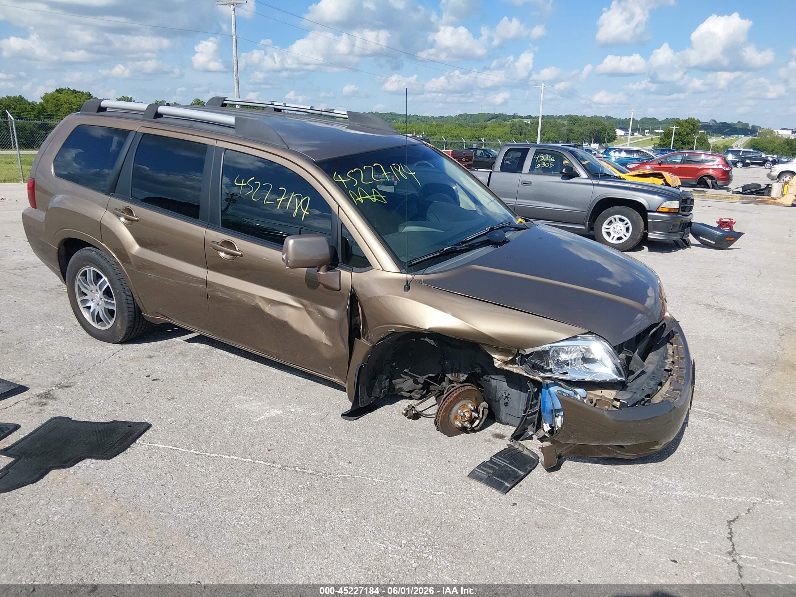 2008 Mitsubishi Endeavor Se Beige vin: 4A4MM31S58E042243