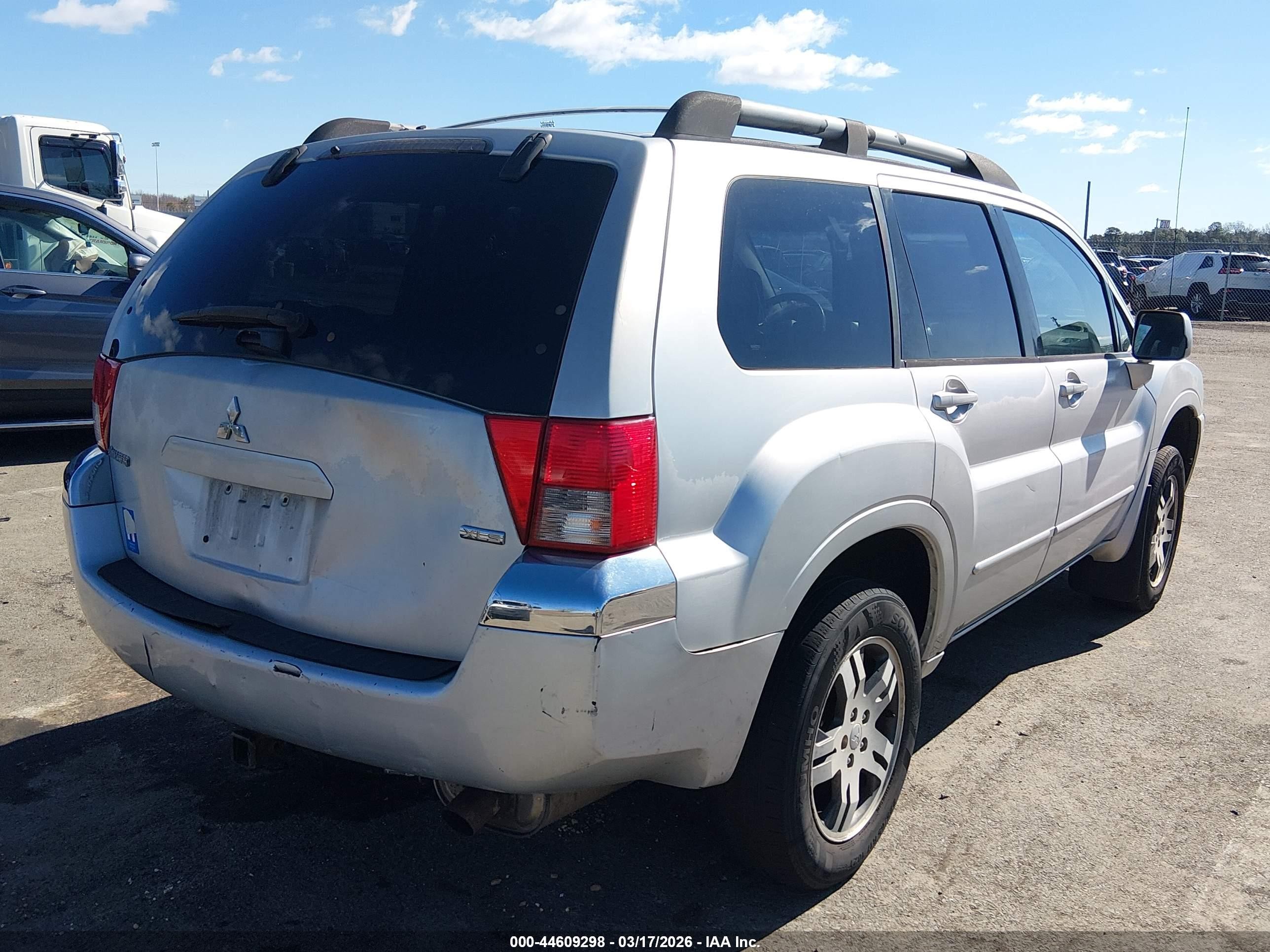 2004 Mitsubishi Endeavor Xls Silver vin: 4A4MM31S94E027092