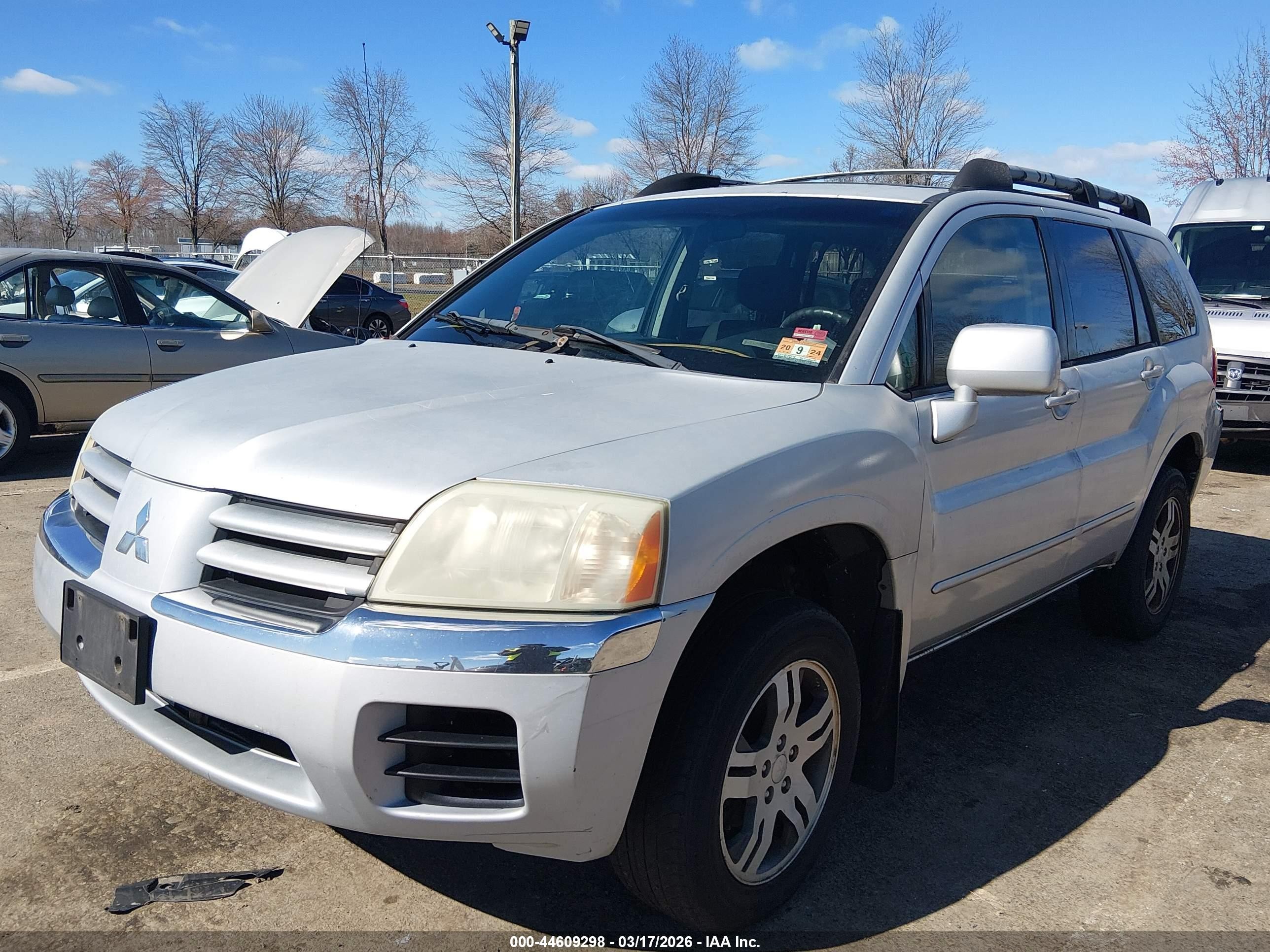 2004 Mitsubishi Endeavor Xls Silver vin: 4A4MM31S94E027092