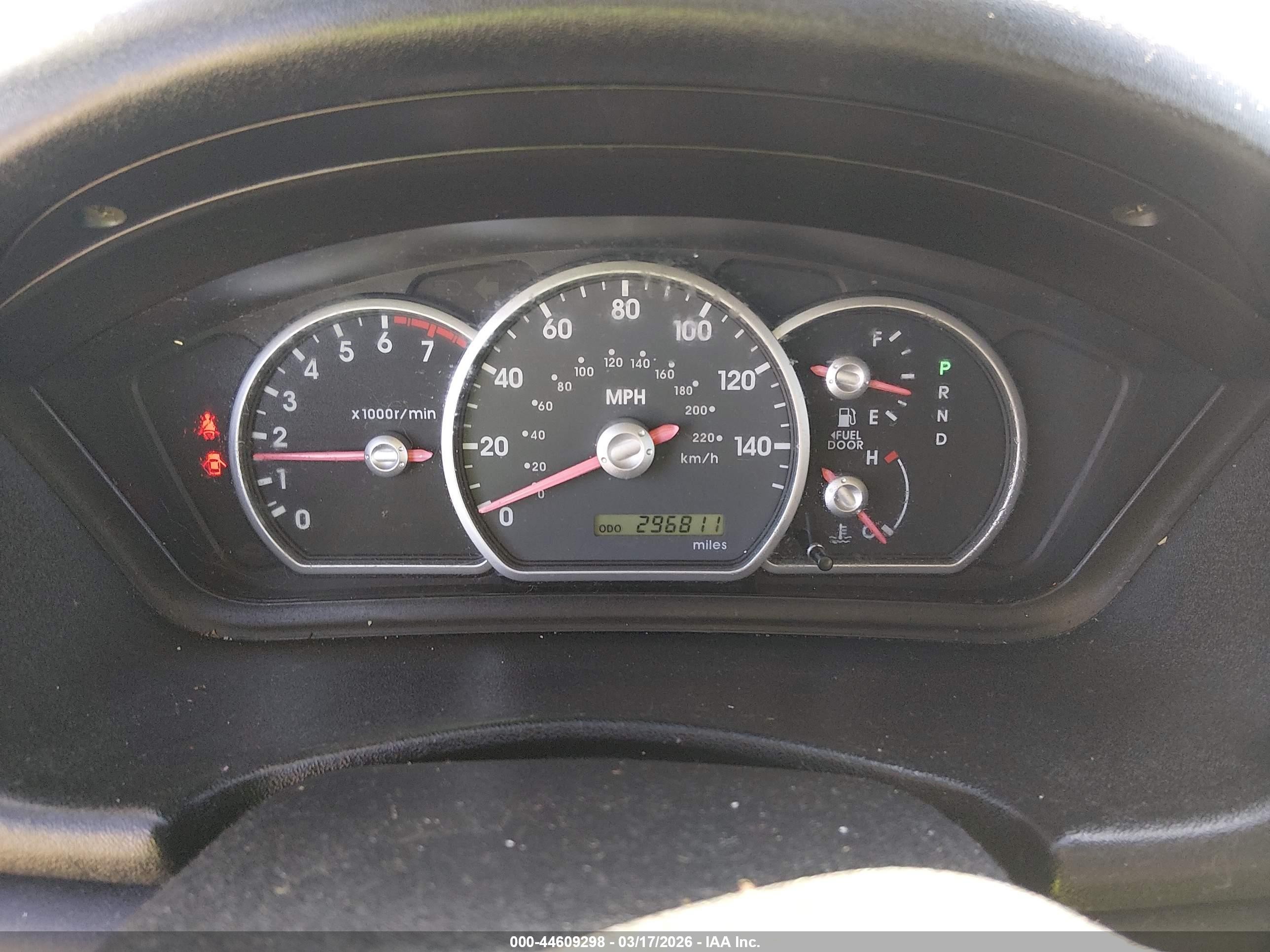 2004 Mitsubishi Endeavor Xls Silver vin: 4A4MM31S94E027092