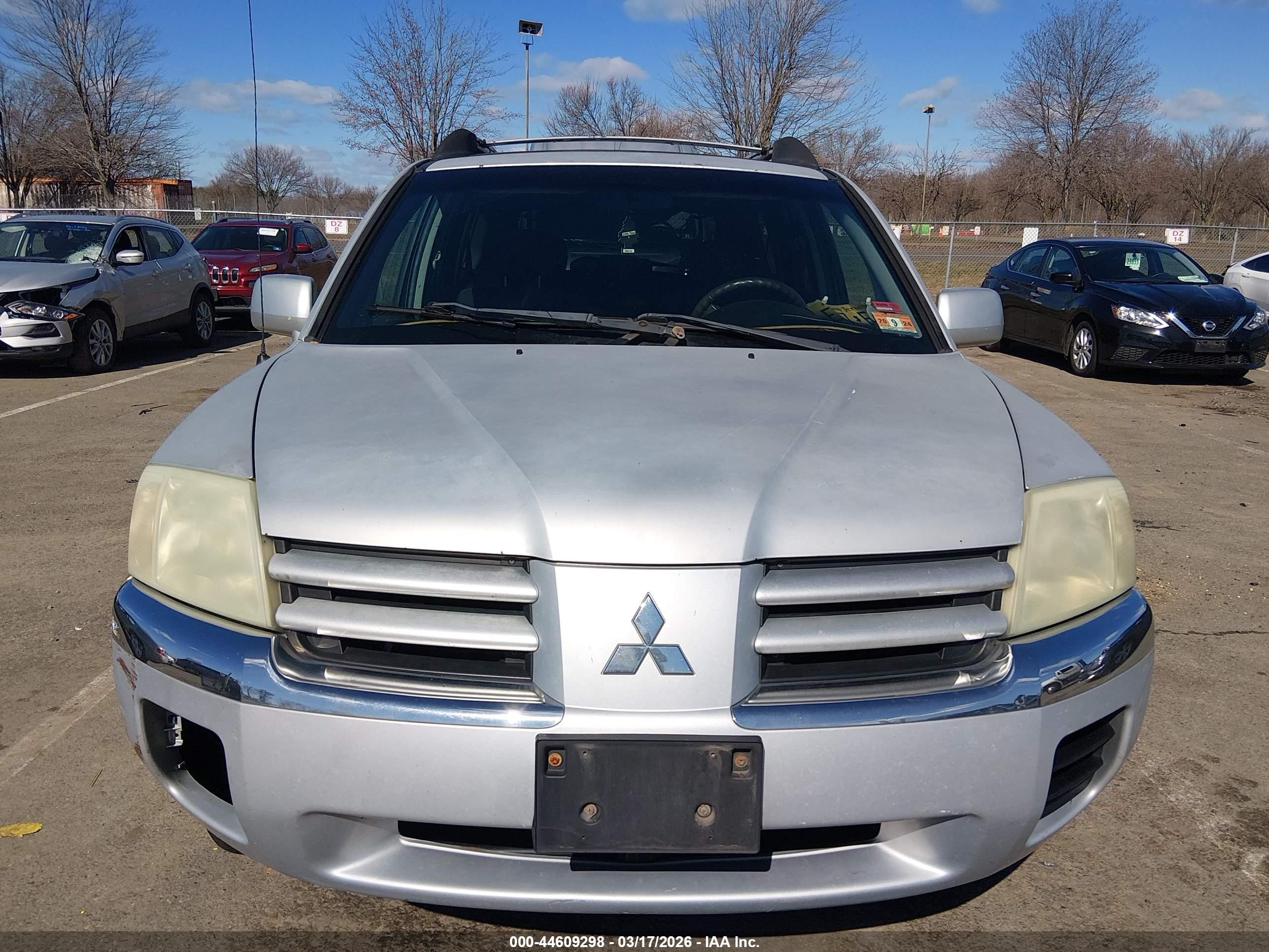 2004 Mitsubishi Endeavor Xls Silver vin: 4A4MM31S94E027092