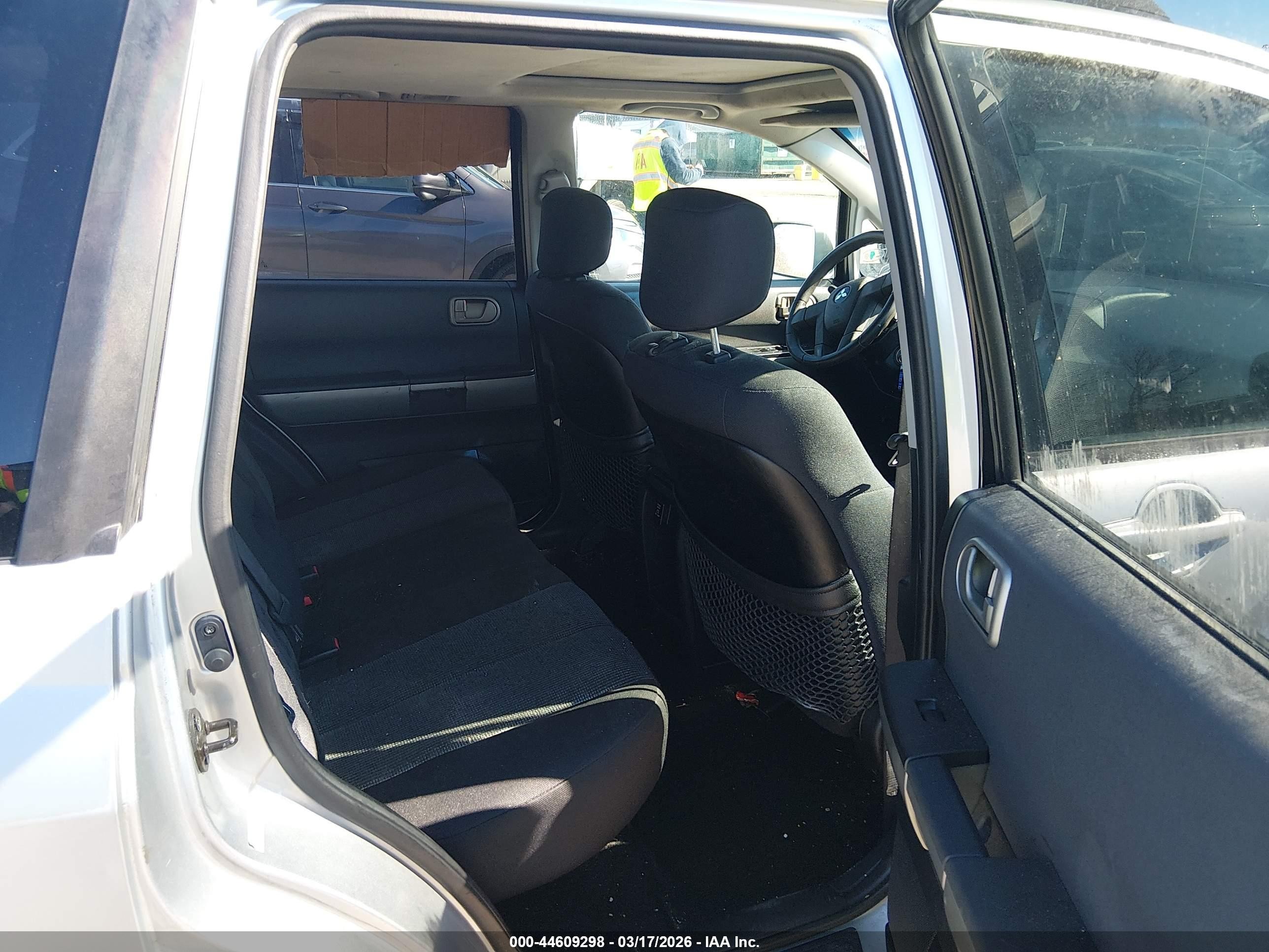 2004 Mitsubishi Endeavor Xls Silver vin: 4A4MM31S94E027092
