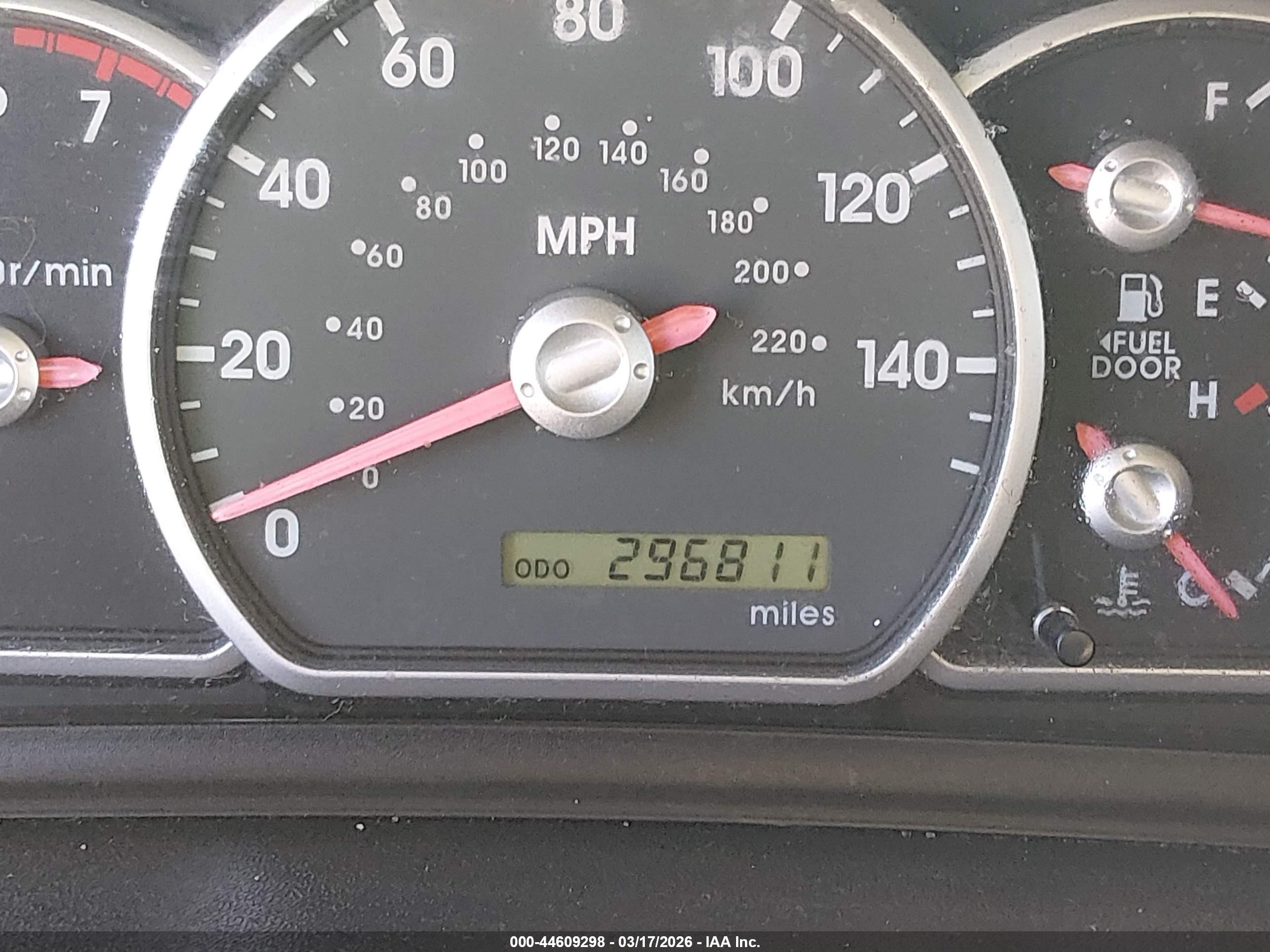 2004 Mitsubishi Endeavor Xls Silver vin: 4A4MM31S94E027092