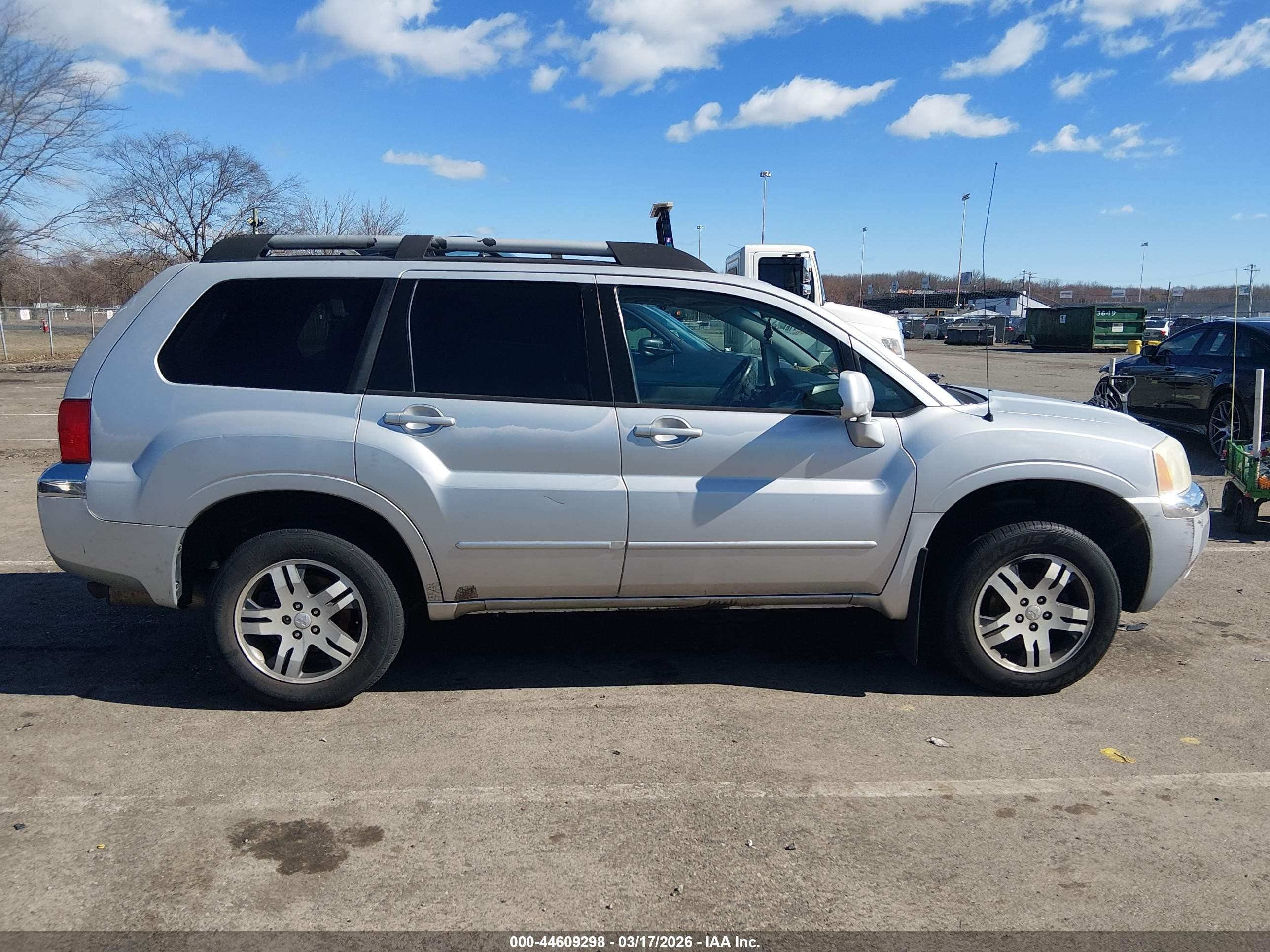 2004 Mitsubishi Endeavor Xls Silver vin: 4A4MM31S94E027092