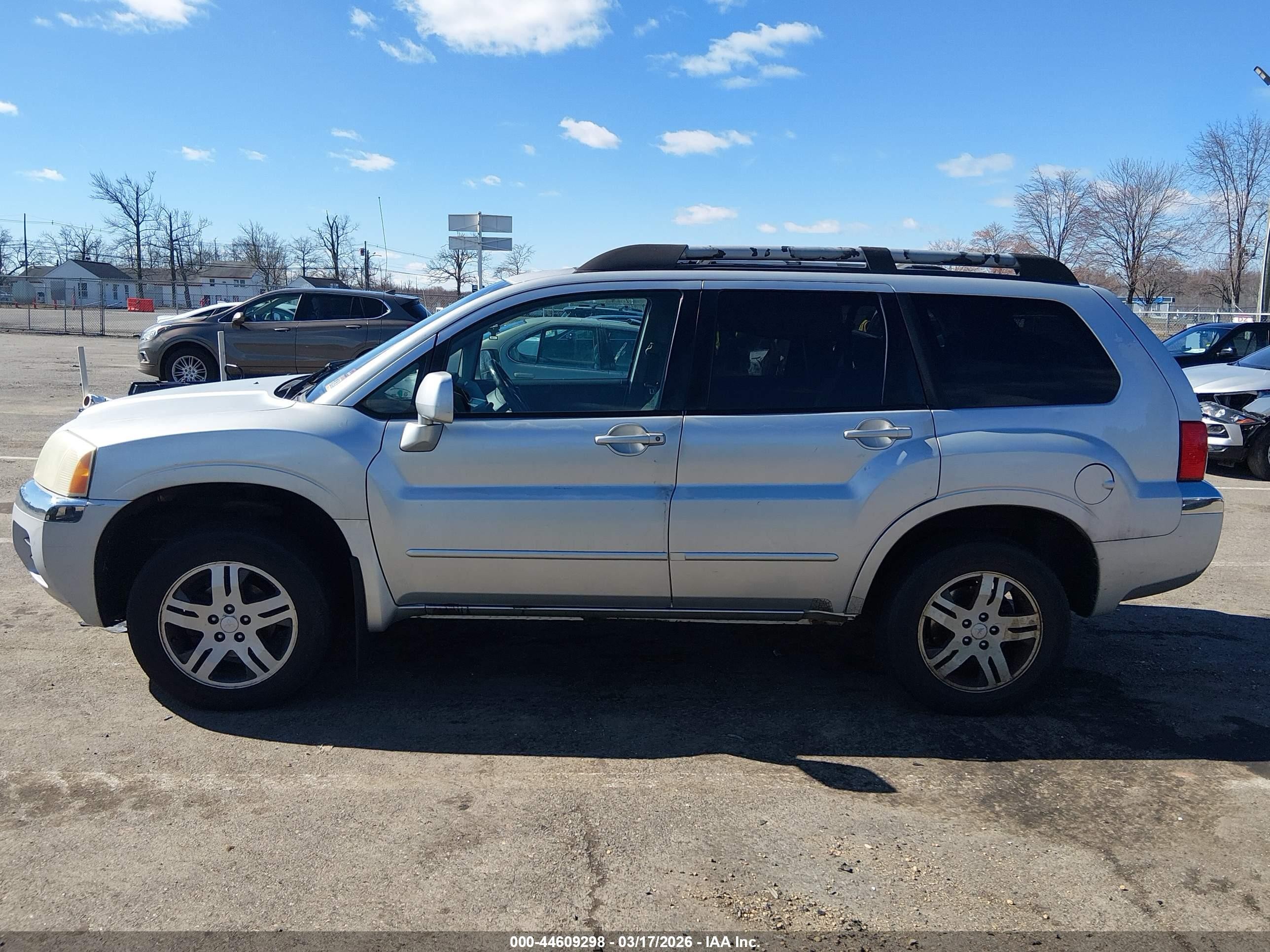 2004 Mitsubishi Endeavor Xls Silver vin: 4A4MM31S94E027092