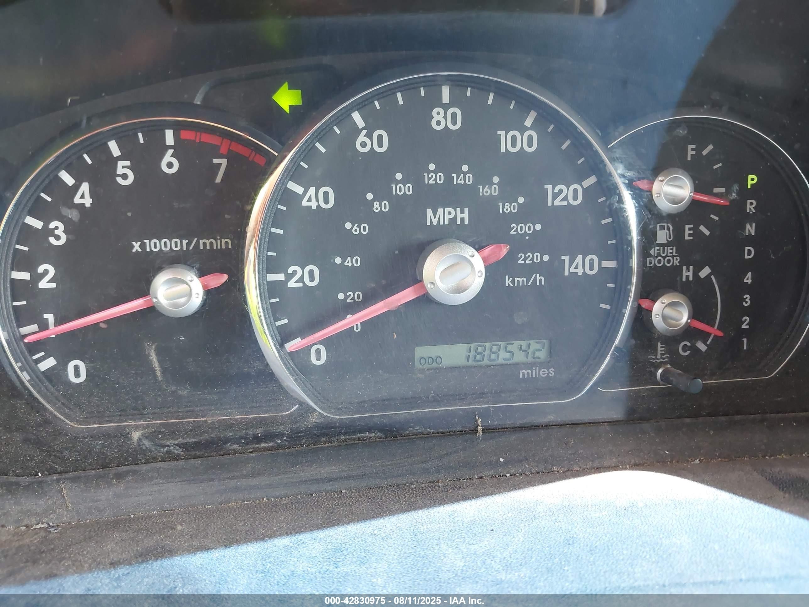 2007 Mitsubishi Endeavor Se White vin: 4A4MM31S97E055317