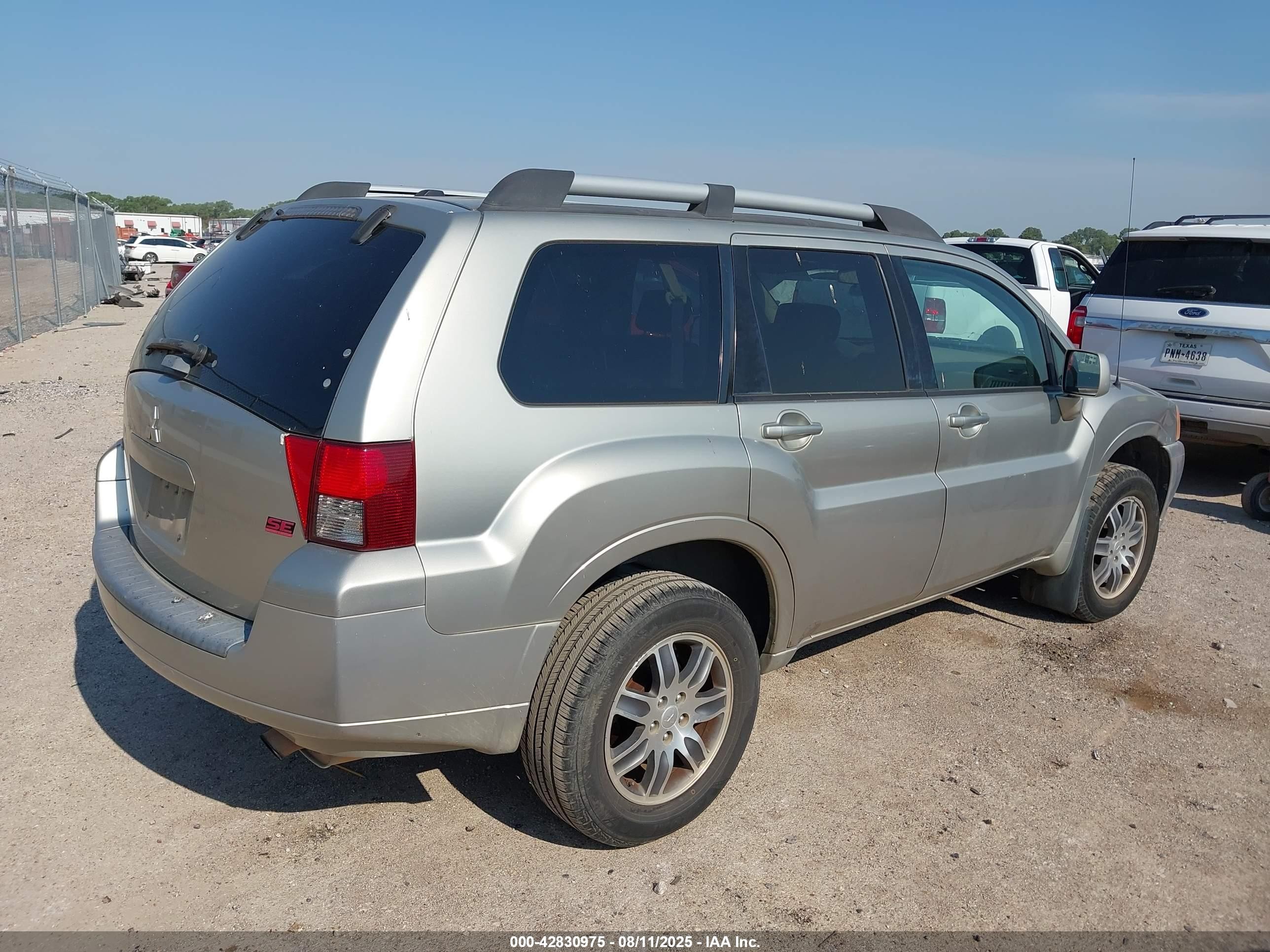2007 Mitsubishi Endeavor Se White vin: 4A4MM31S97E055317