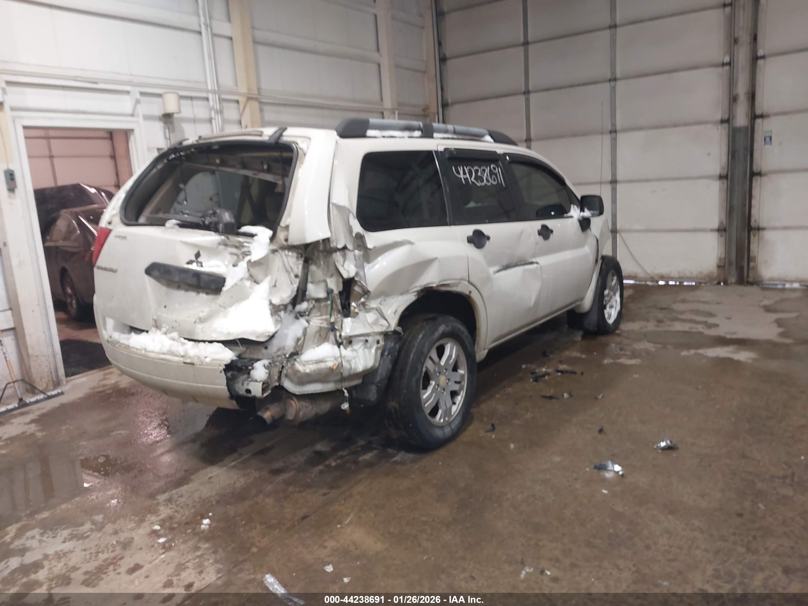 2007 Mitsubishi Endeavor Ls White vin: 4A4MN21S17E072832
