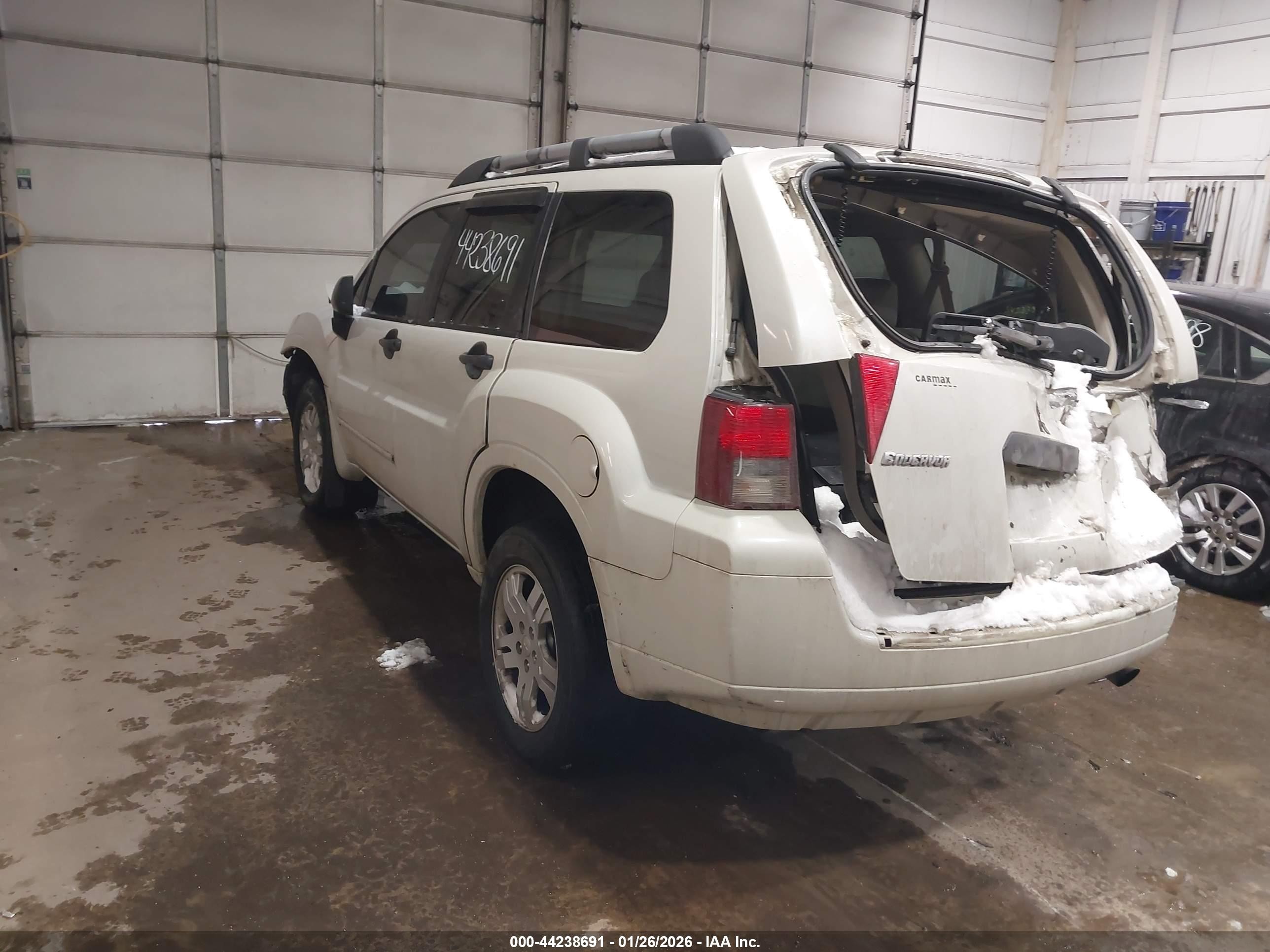 2007 Mitsubishi Endeavor Ls White vin: 4A4MN21S17E072832