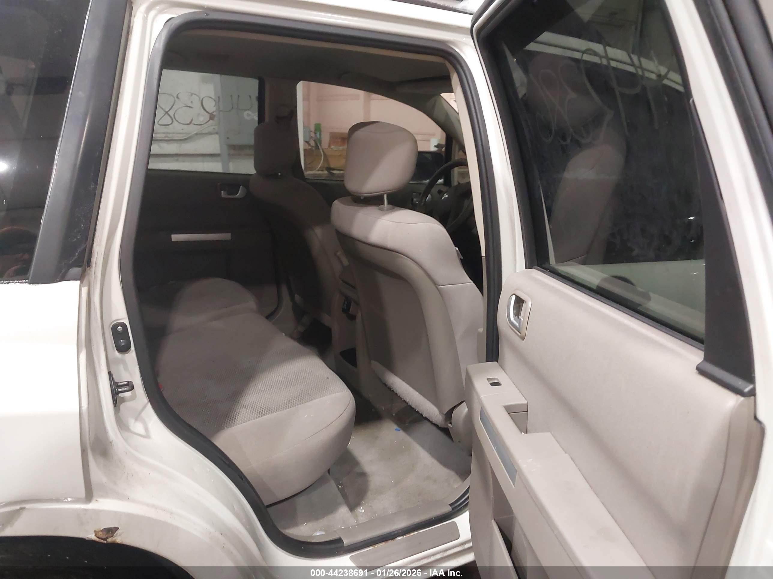 2007 Mitsubishi Endeavor Ls White vin: 4A4MN21S17E072832