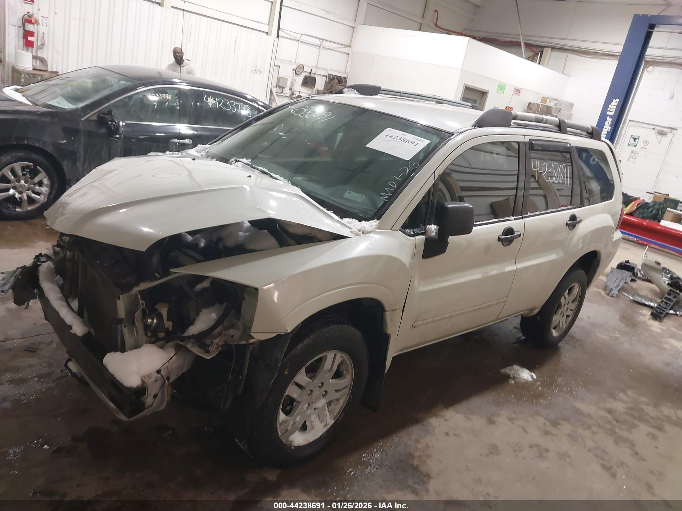 2007 Mitsubishi Endeavor Ls White vin: 4A4MN21S17E072832