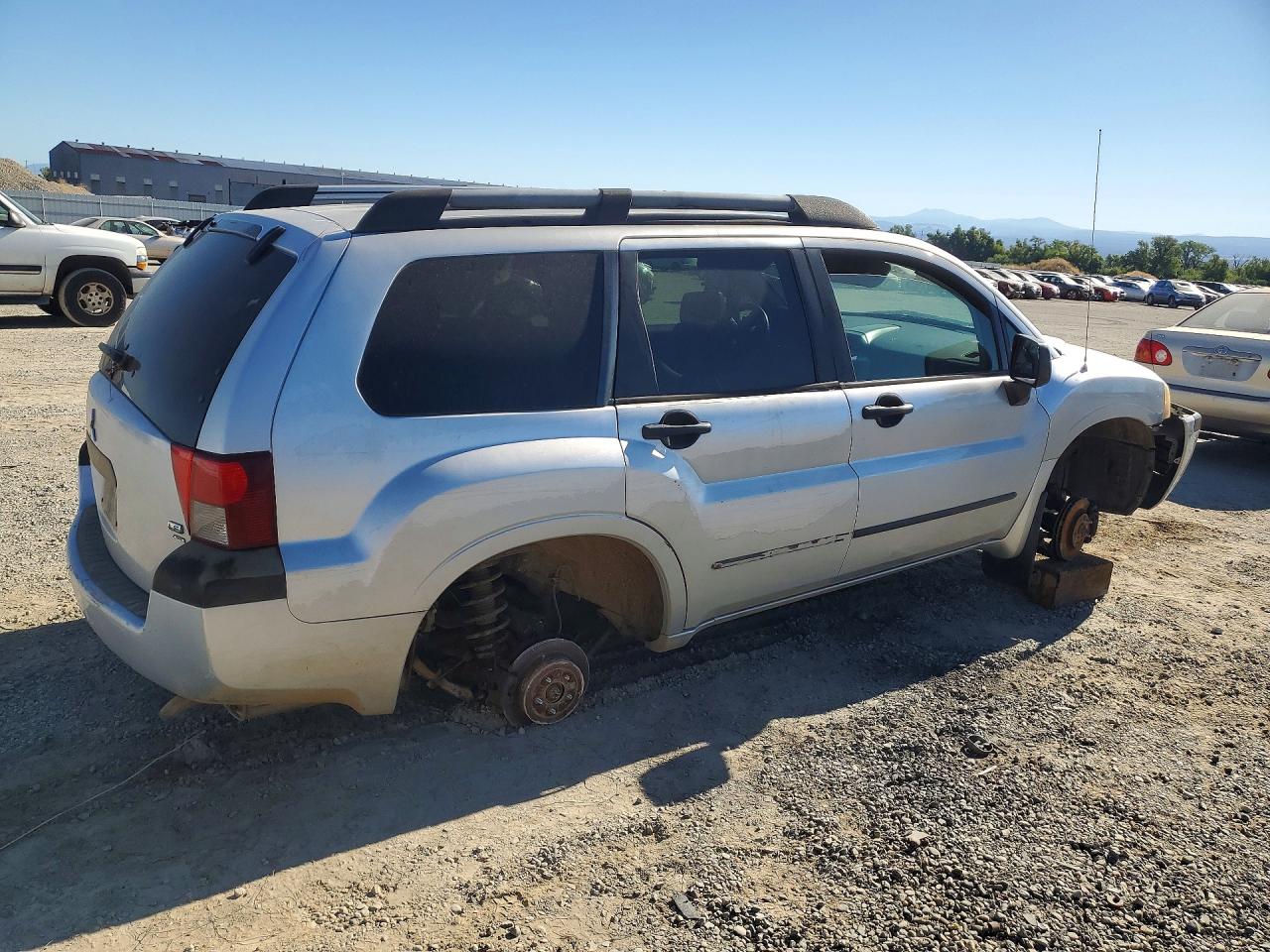 2005 Mitsubishi Endeavor Ls Silver vin: 4A4MN21S35E069637